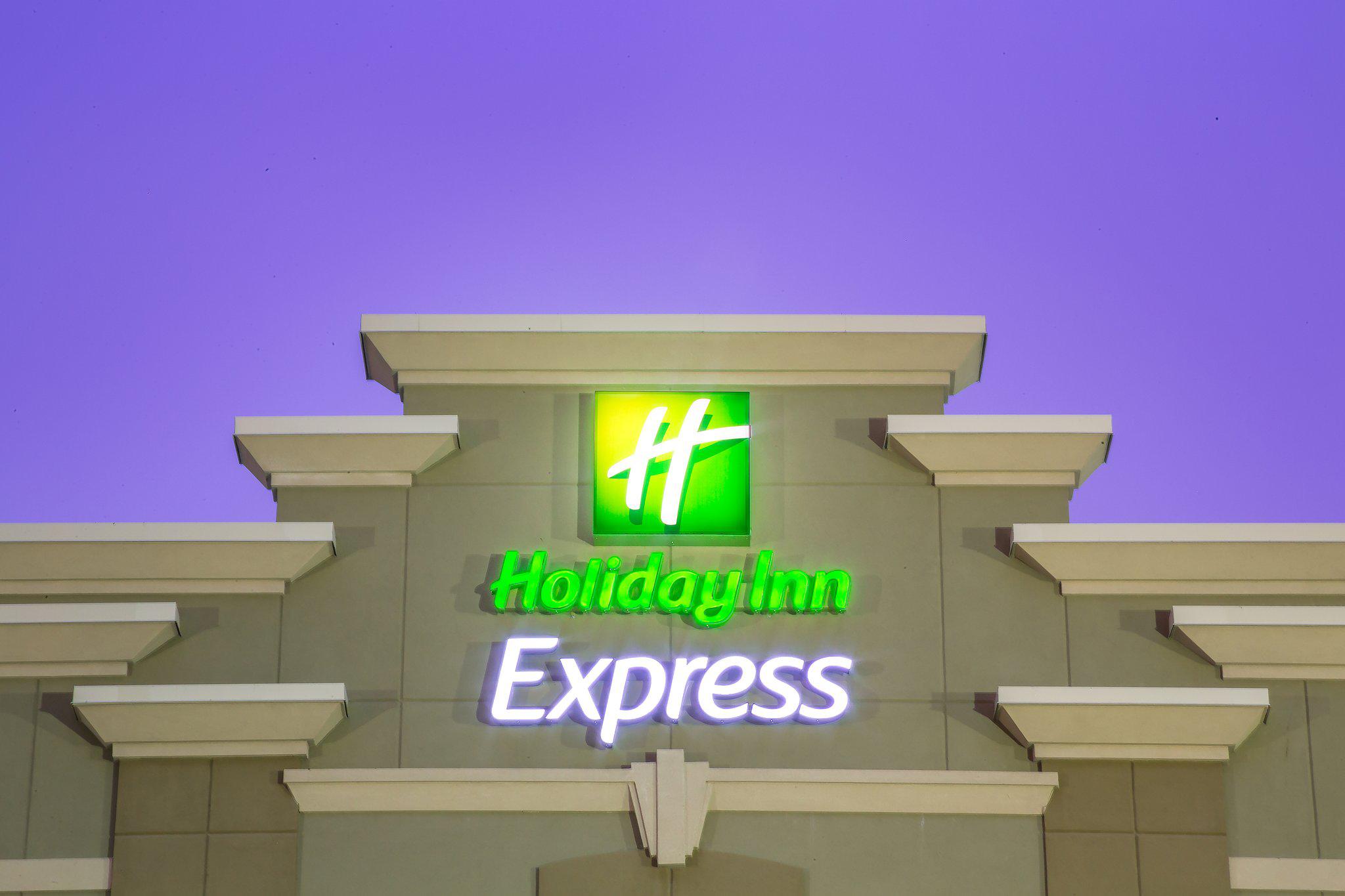 Holiday Inn Express Layton-I-15 Photo
