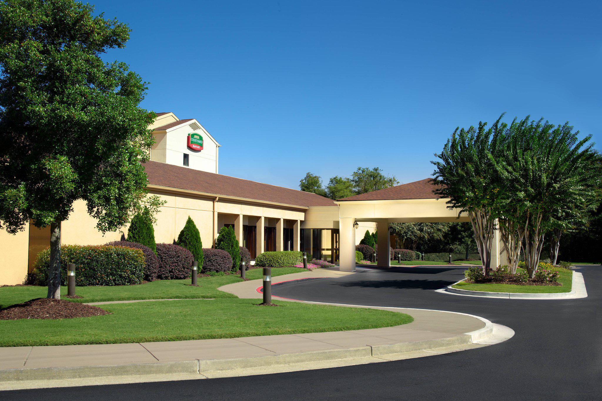 Courtyard by Marriott Atlanta Airport North/Virginia Avenue Photo