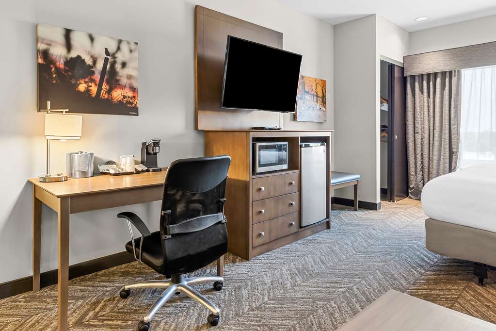 Best Western Plus Bolivar Hotel & Suites Image