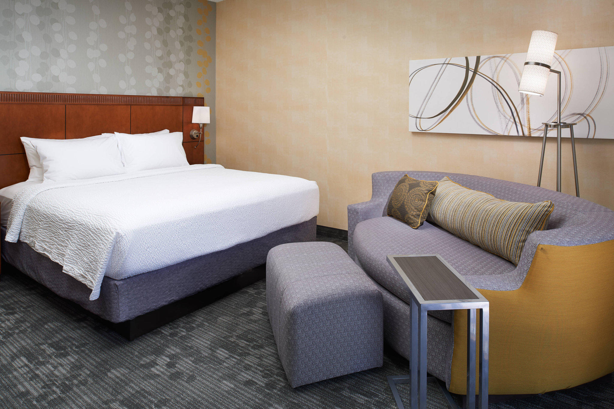 Courtyard by Marriott Detroit Dearborn Photo