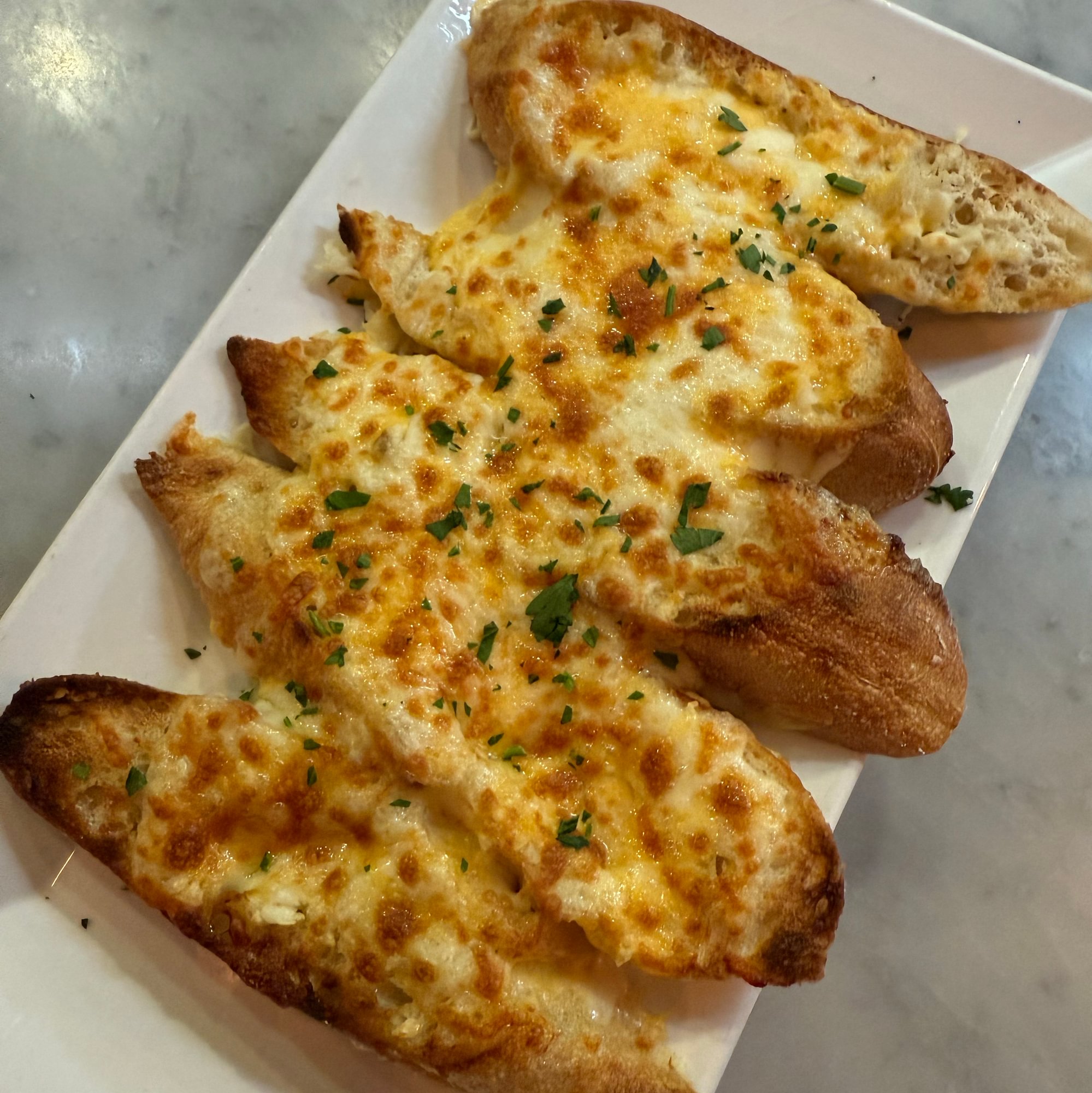 Garlic cheese bread