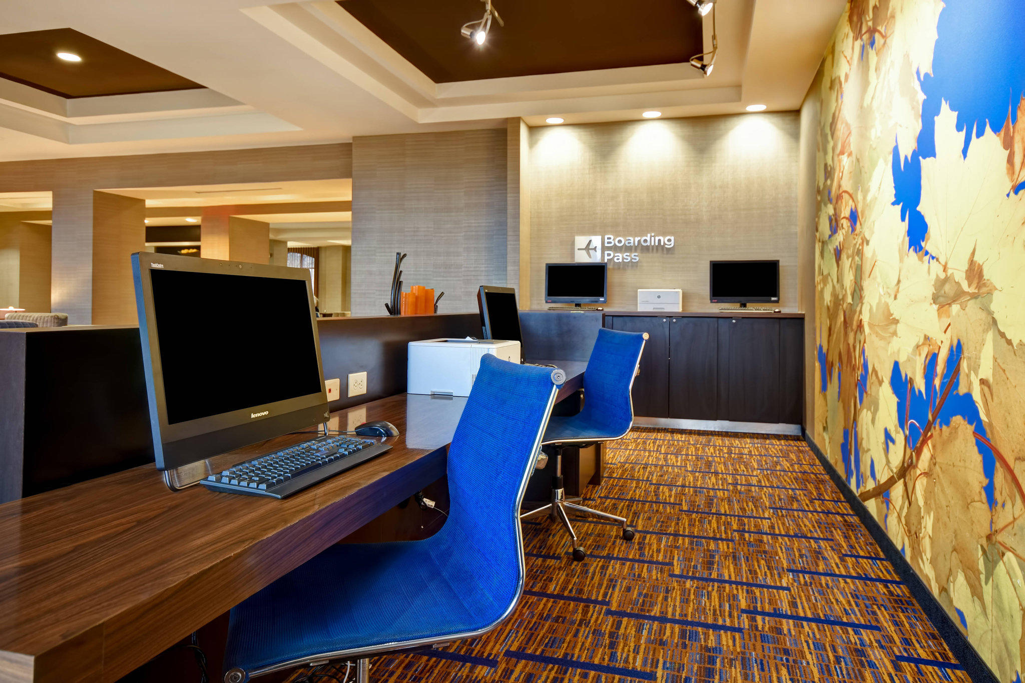 Courtyard by Marriott Louisville Airport Photo