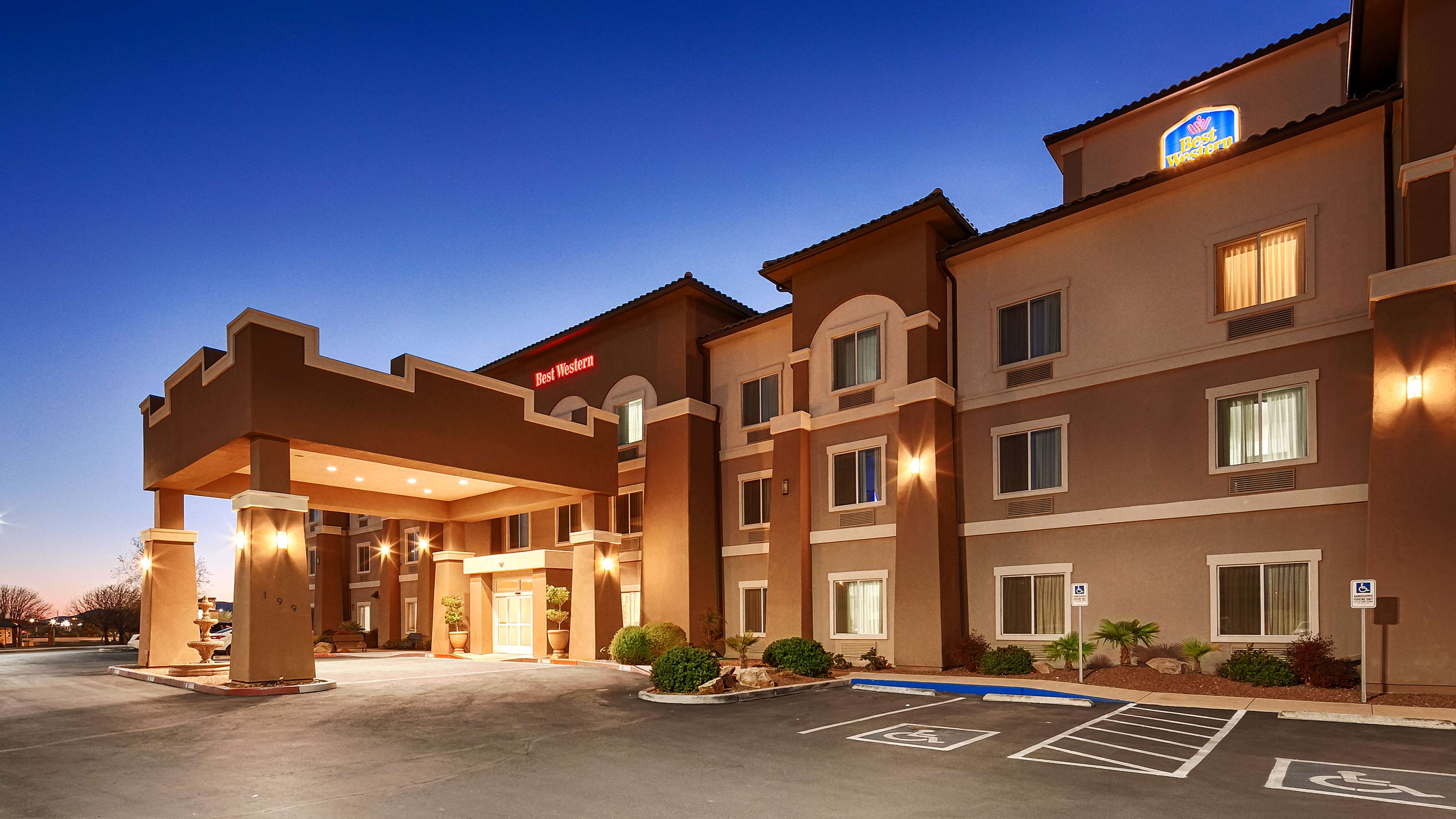 Best Western Douglas Inn & Suites in Douglas, AZ (520) 3645...