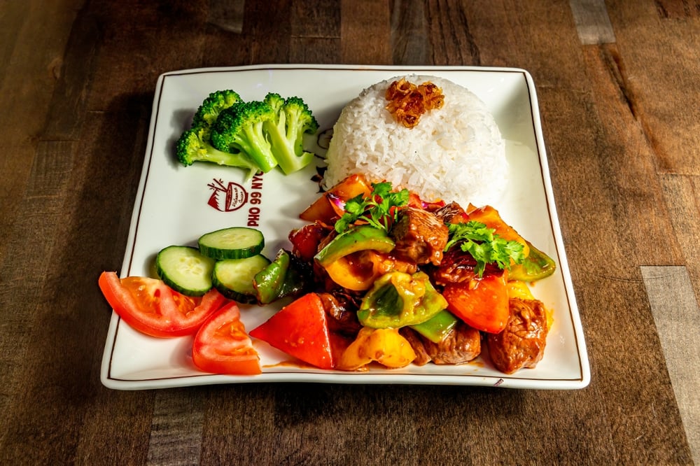 Special Shaking Beef Rice / Com Bo Luc Lac