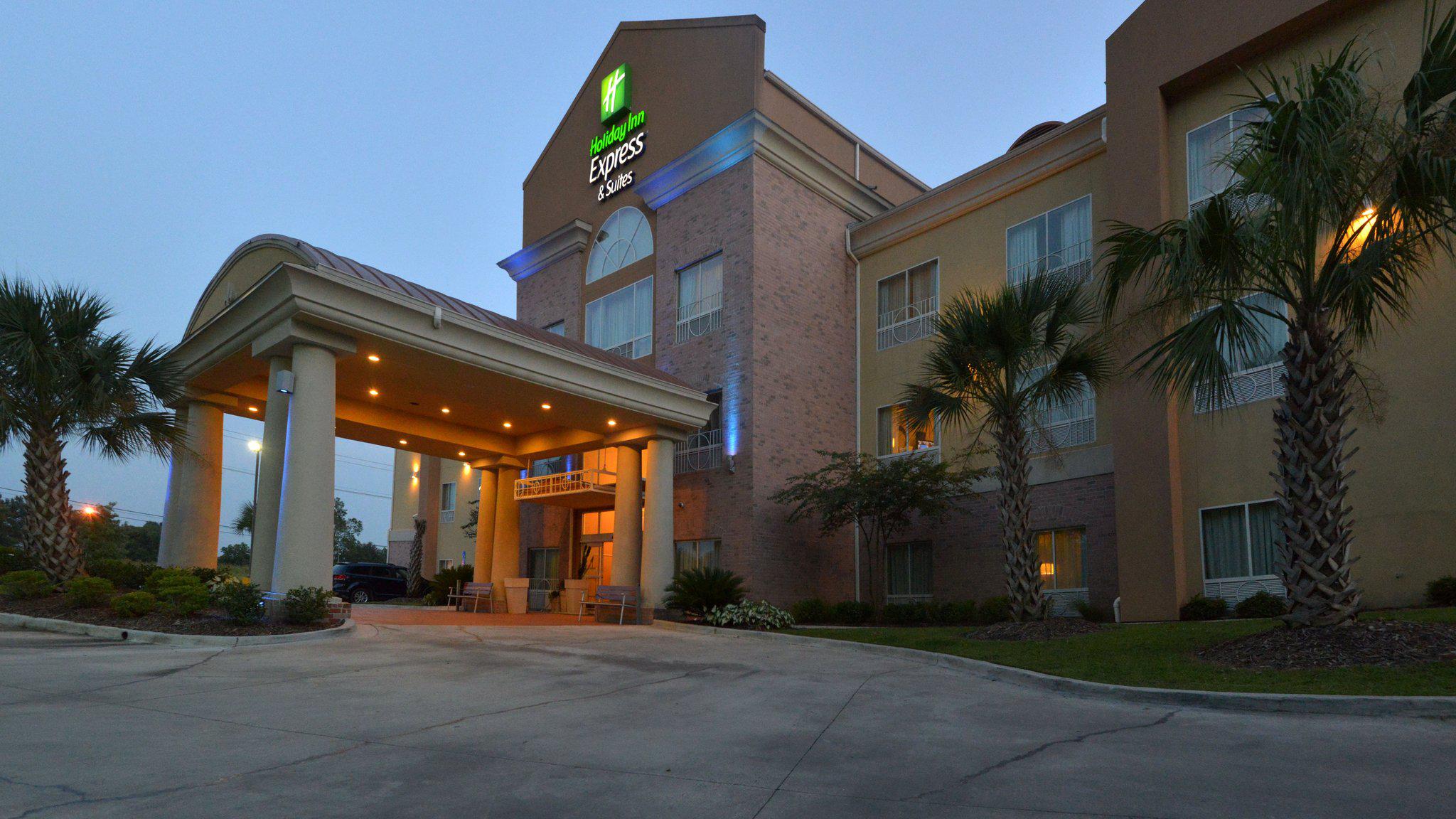 Holiday Inn Express & Suites Baton Rouge North Photo