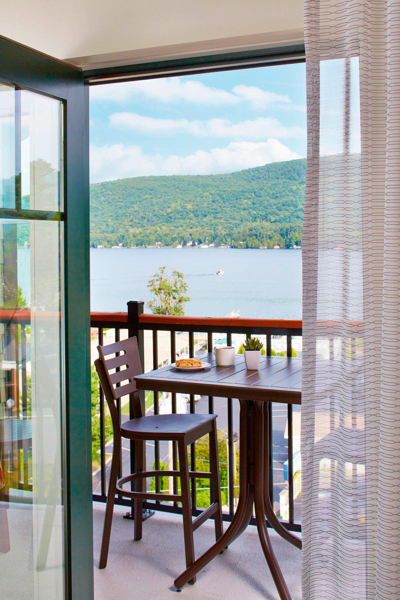 Courtyard by Marriott Lake George Photo