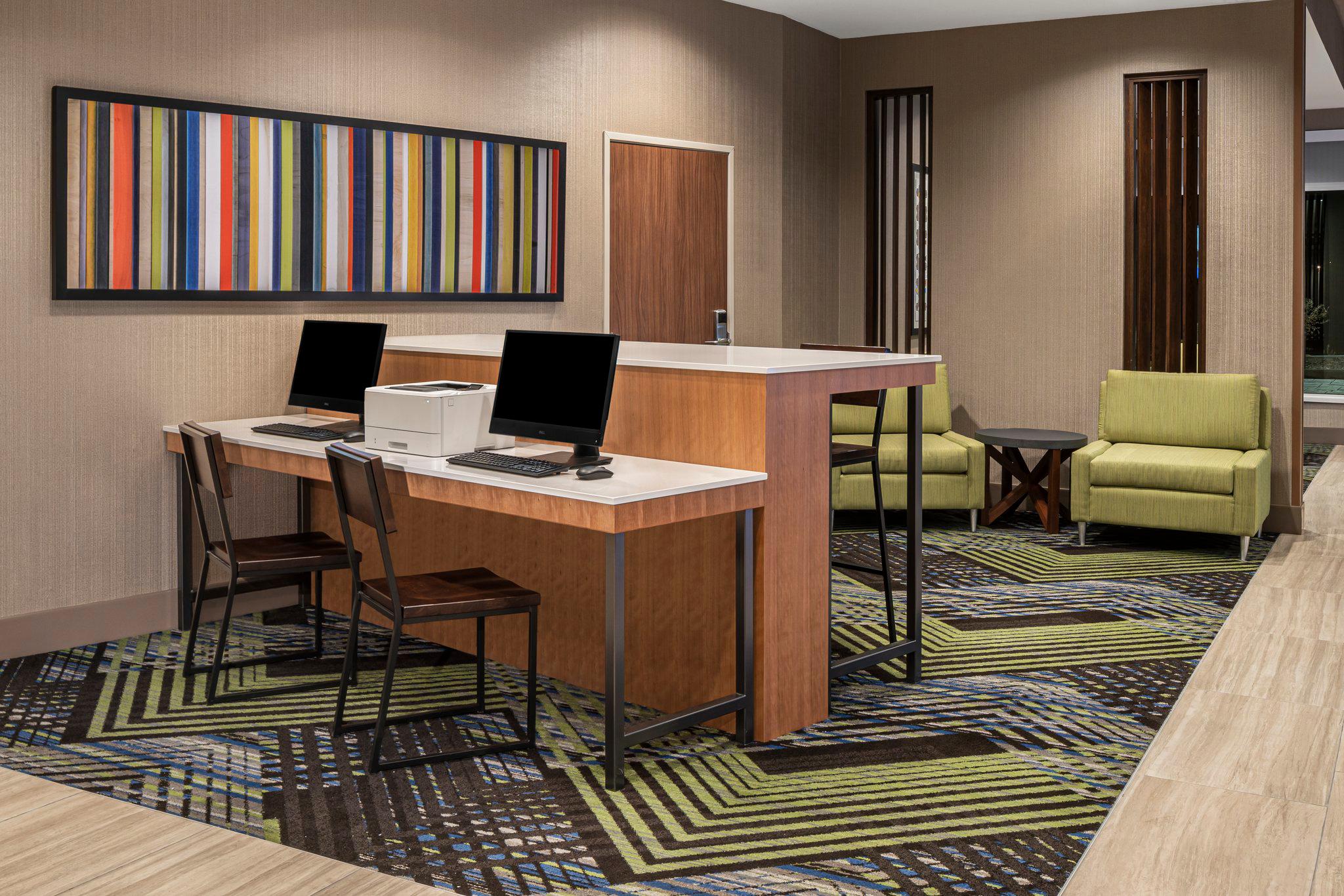 Holiday Inn Express & Suites Odessa I-20 Photo