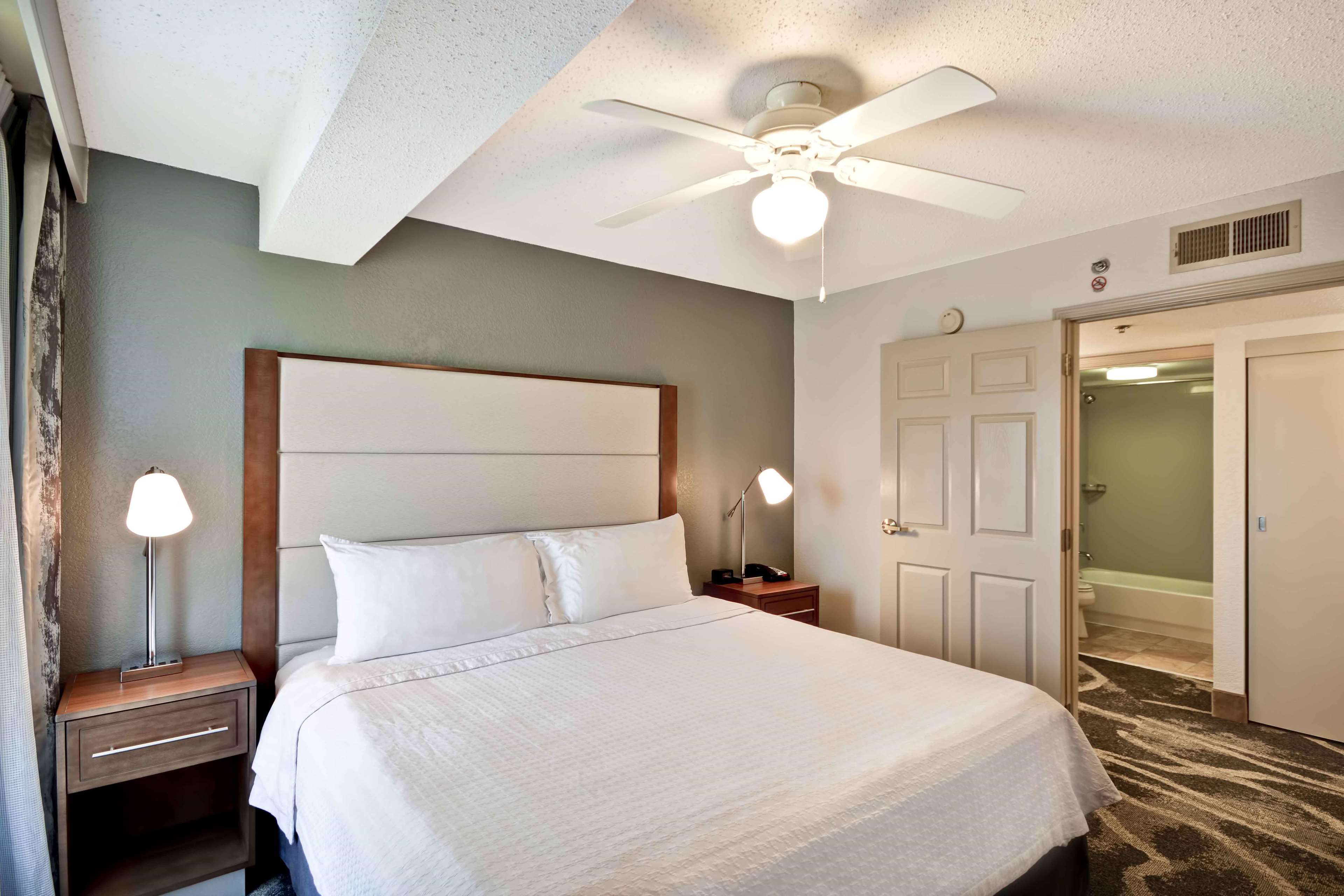 Homewood Suites by Hilton San Antonio-Northwest Photo