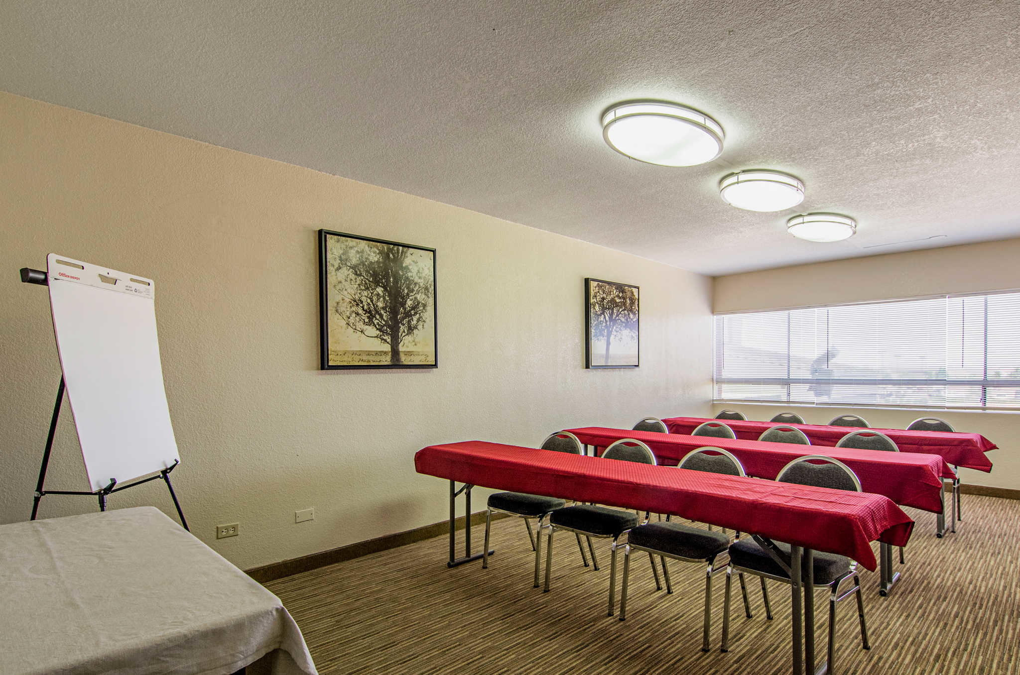 Quality Inn & Suites Denver Stapleton Photo