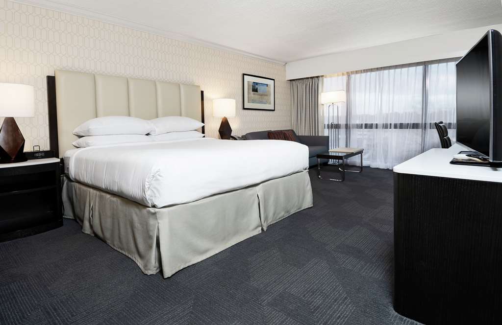 Hilton Greenville Image