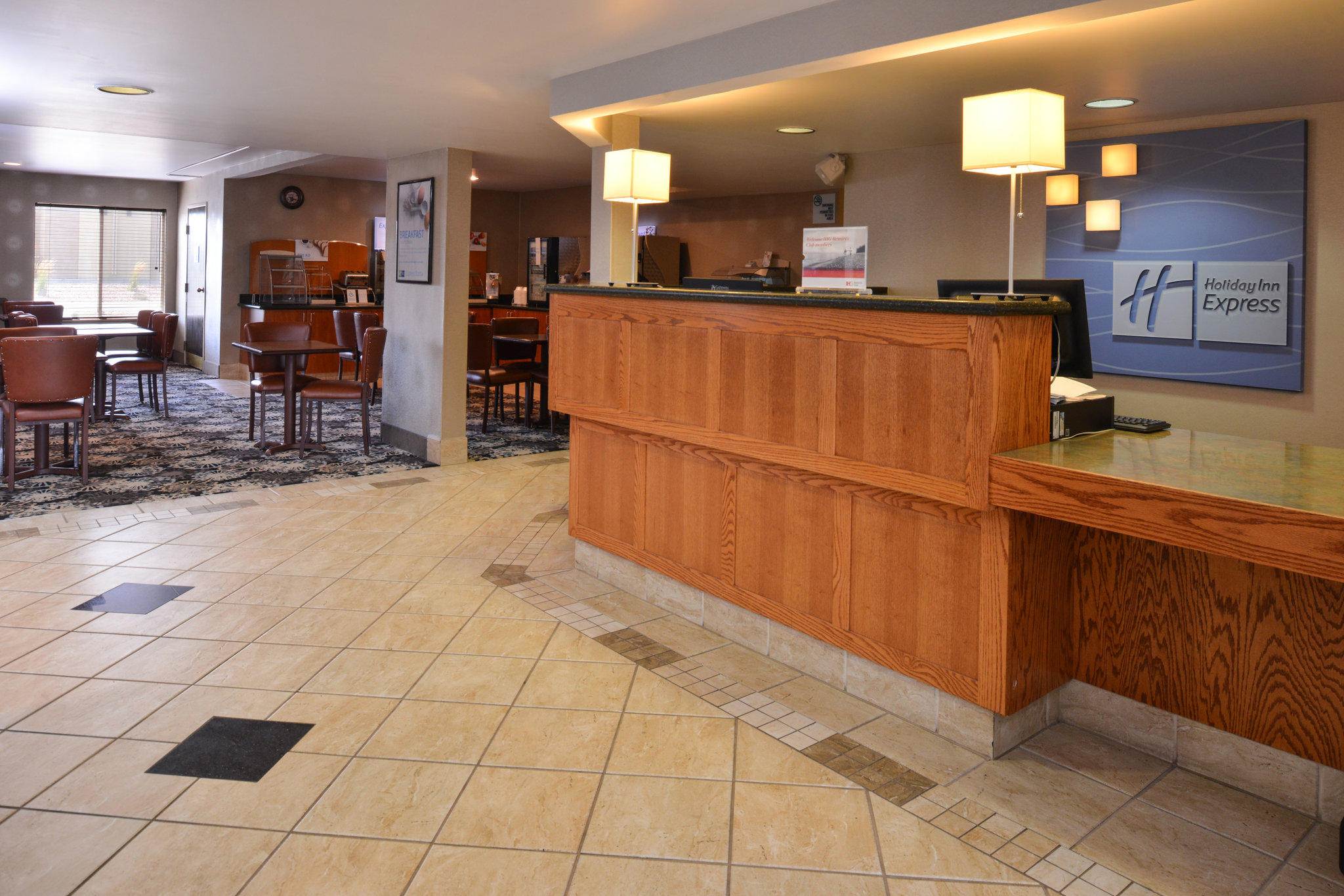 Holiday Inn Express la Junta Photo