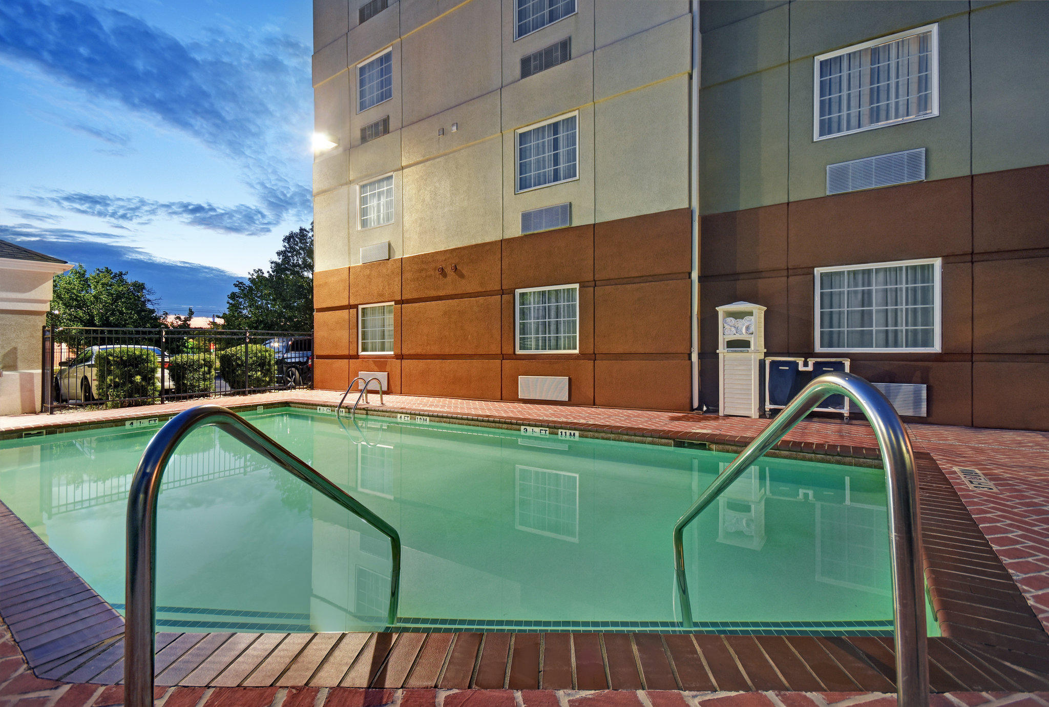 Candlewood Suites Columbia-Ft. Jackson Photo