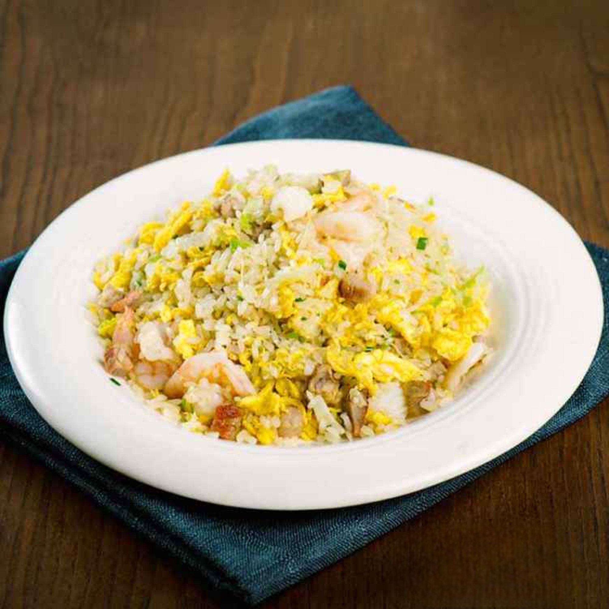 FR8. 菠蘿海鮮炒飯/Pineapple Fried Rice w. Shrimp, Scallop and Squid
