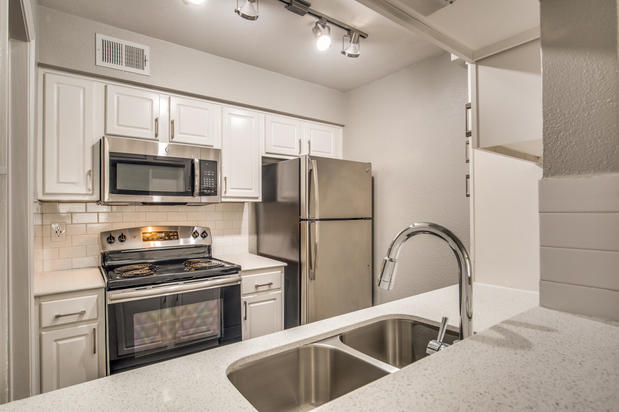 Images Weston Medical Center Apartments