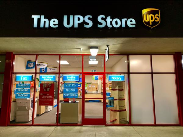 Facade of The UPS Store Seaside