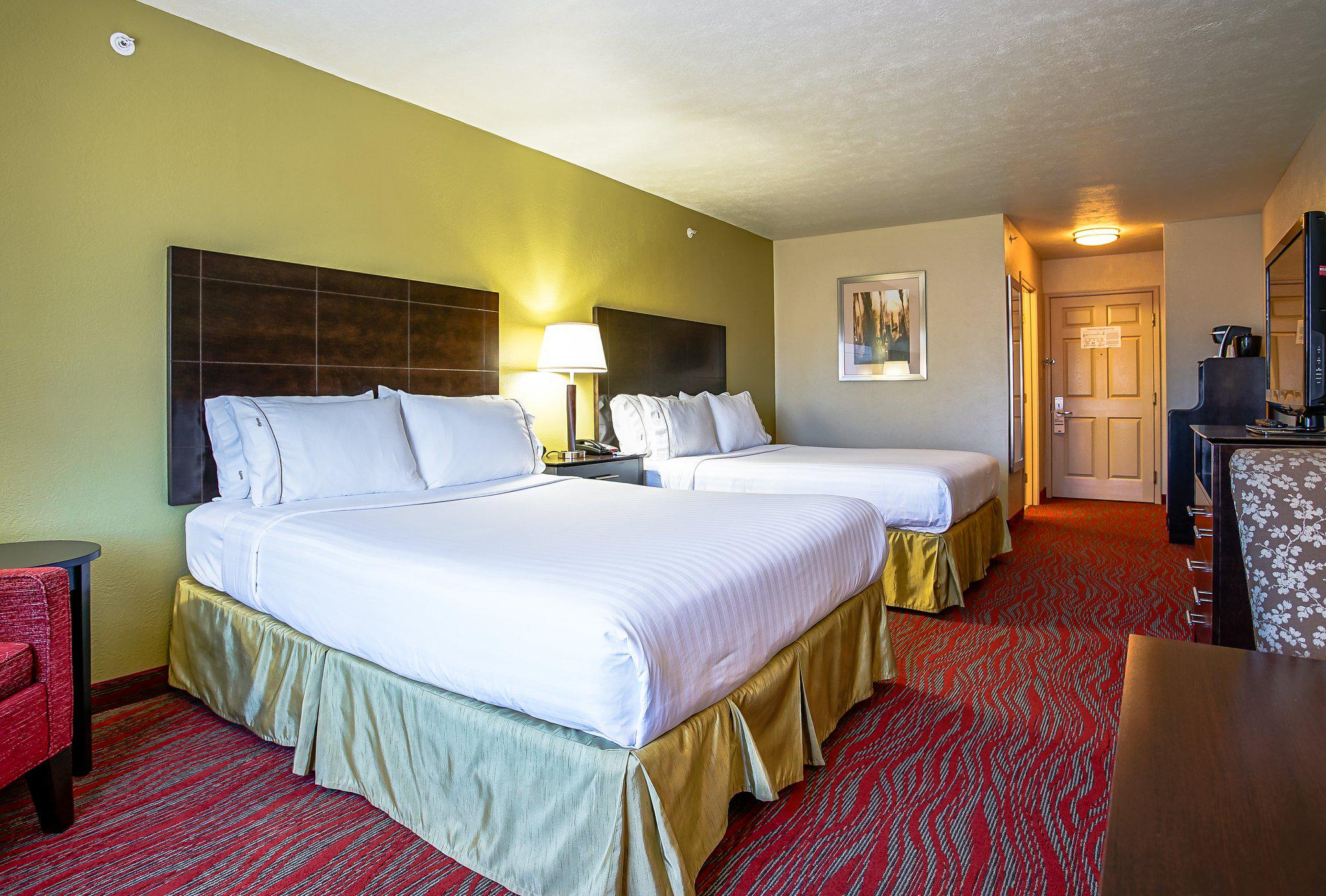 Holiday Inn Express & Suites Indianapolis North - Carmel Photo