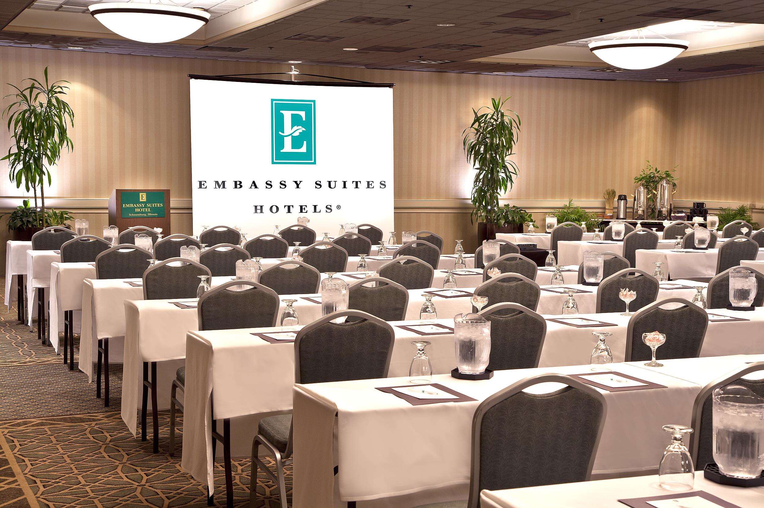 Embassy Suites by Hilton Chicago-Schaumburg-Woodfield Photo