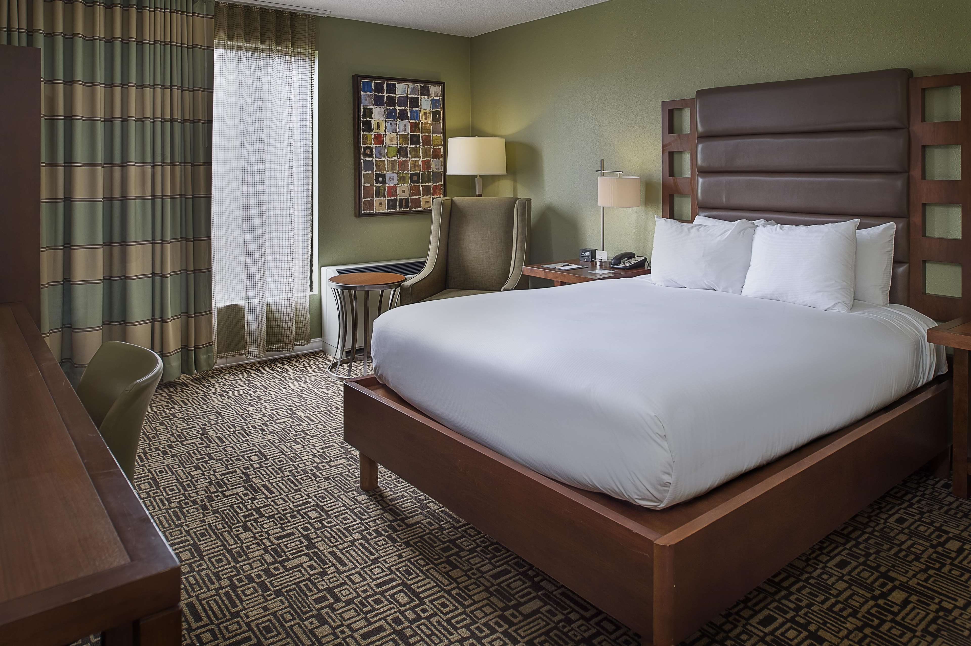 DoubleTree by Hilton Hotel Collinsville - St. Louis Photo