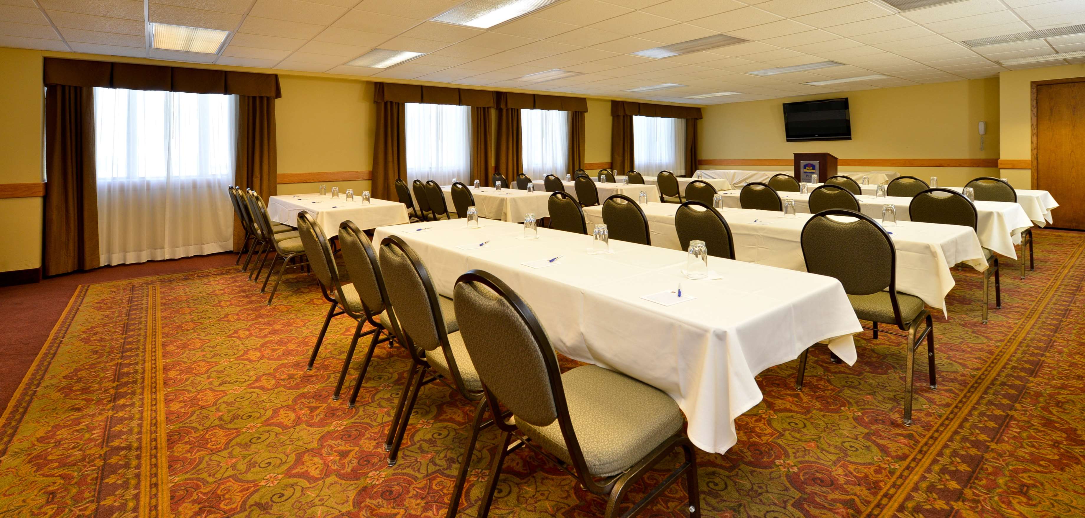 Best Western Plus Dubuque Hotel & Conference Center Photo