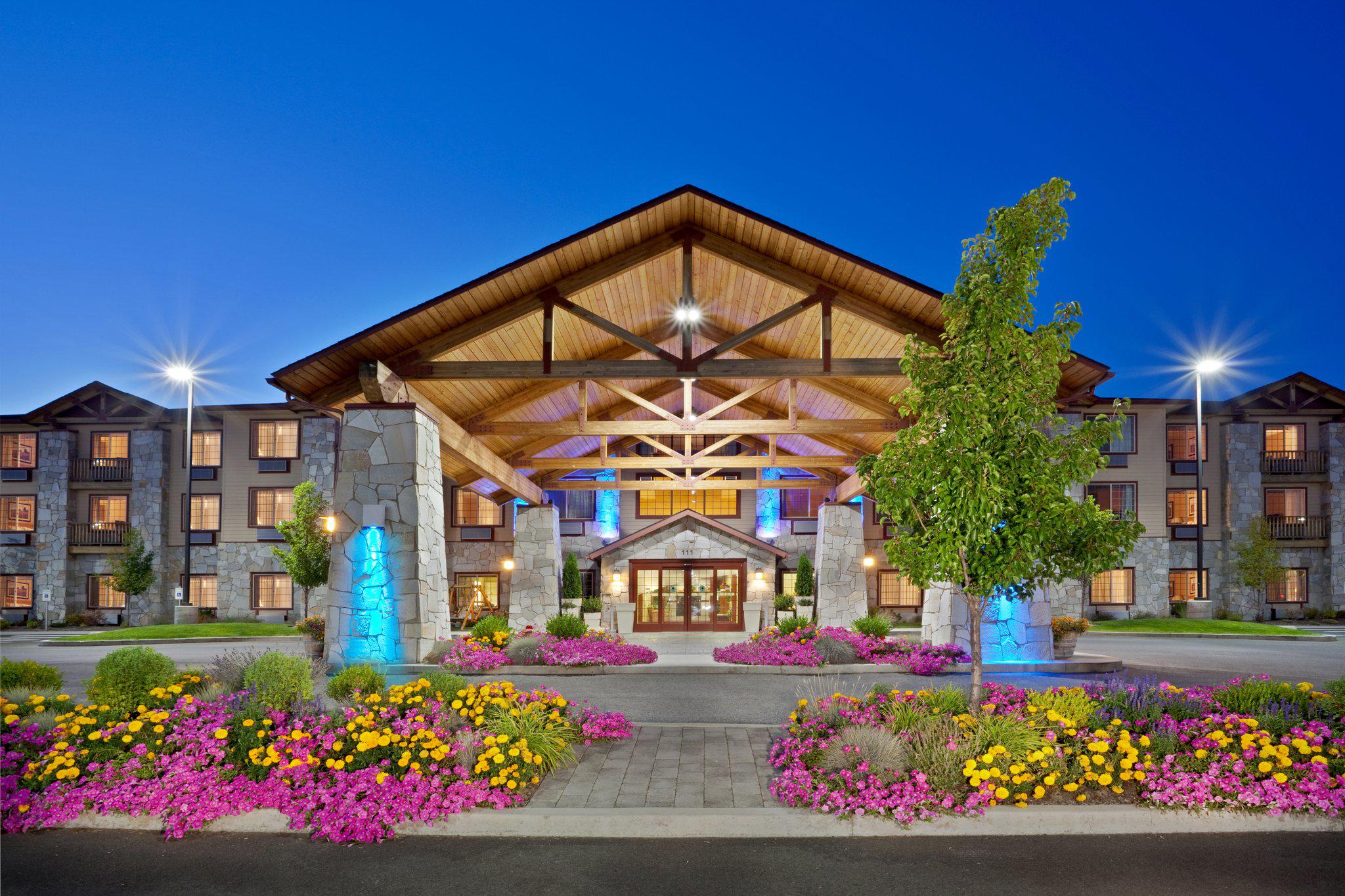 Holiday Inn Express & Suites Cheney Photo