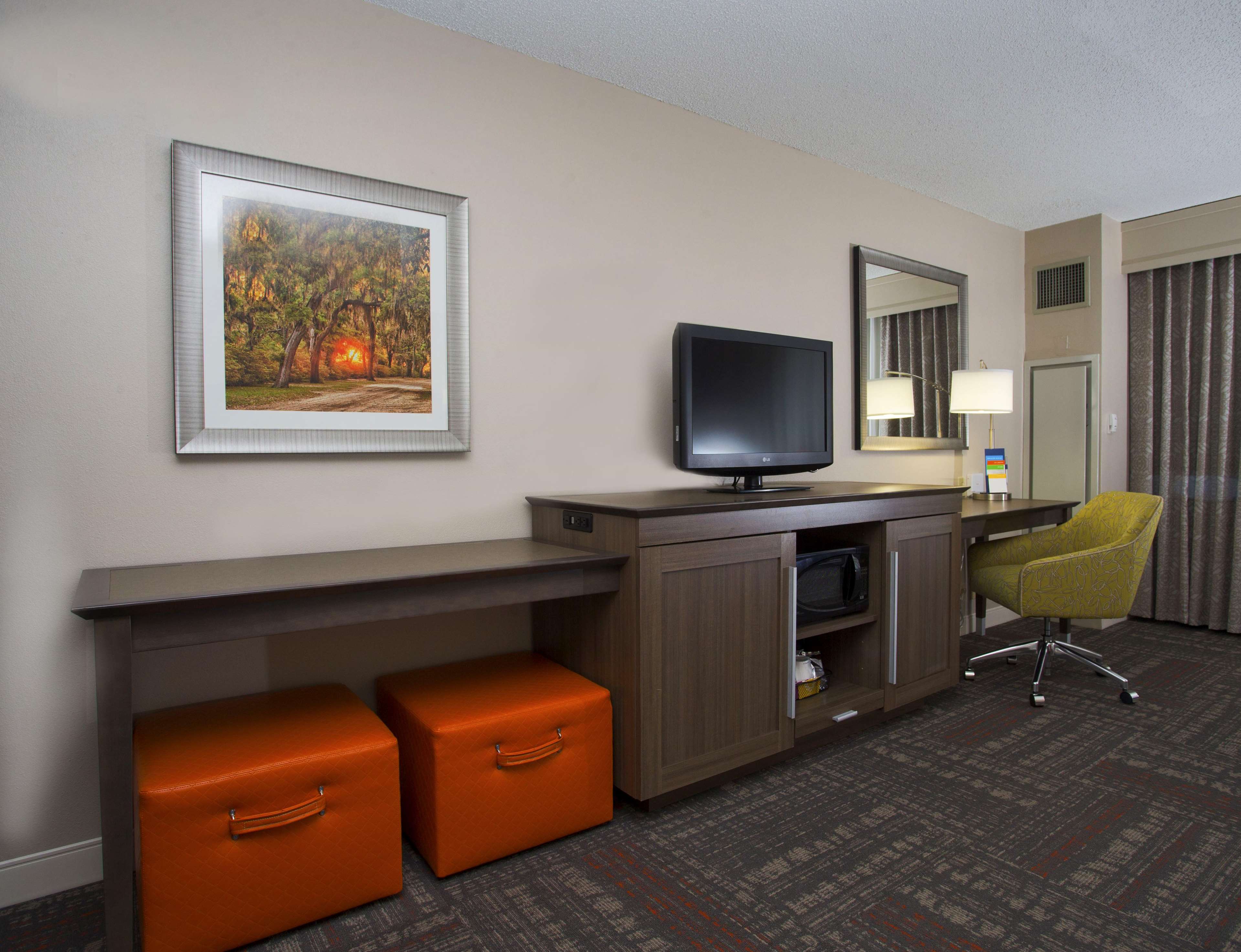 Hampton Inn & Suites Valdosta/Conference Center Photo