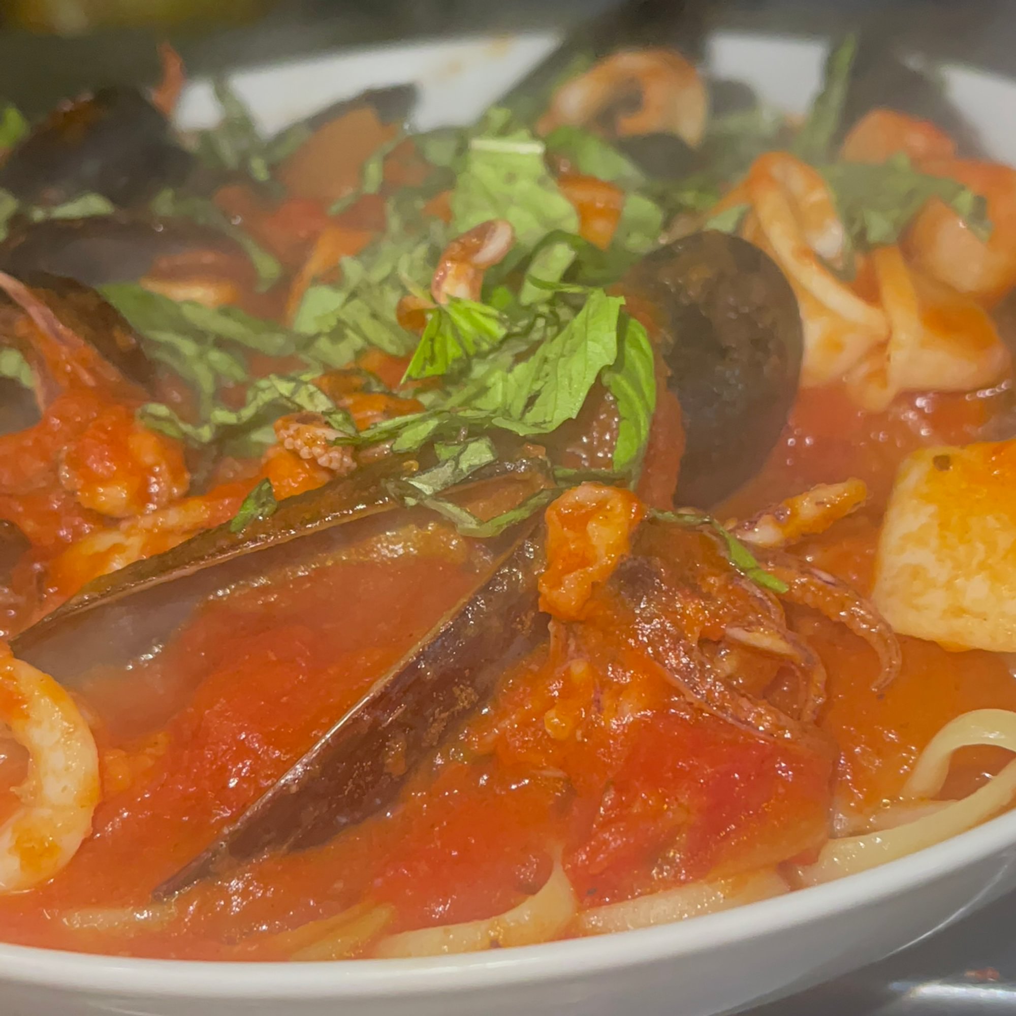 Linguine with Mussels Marinara