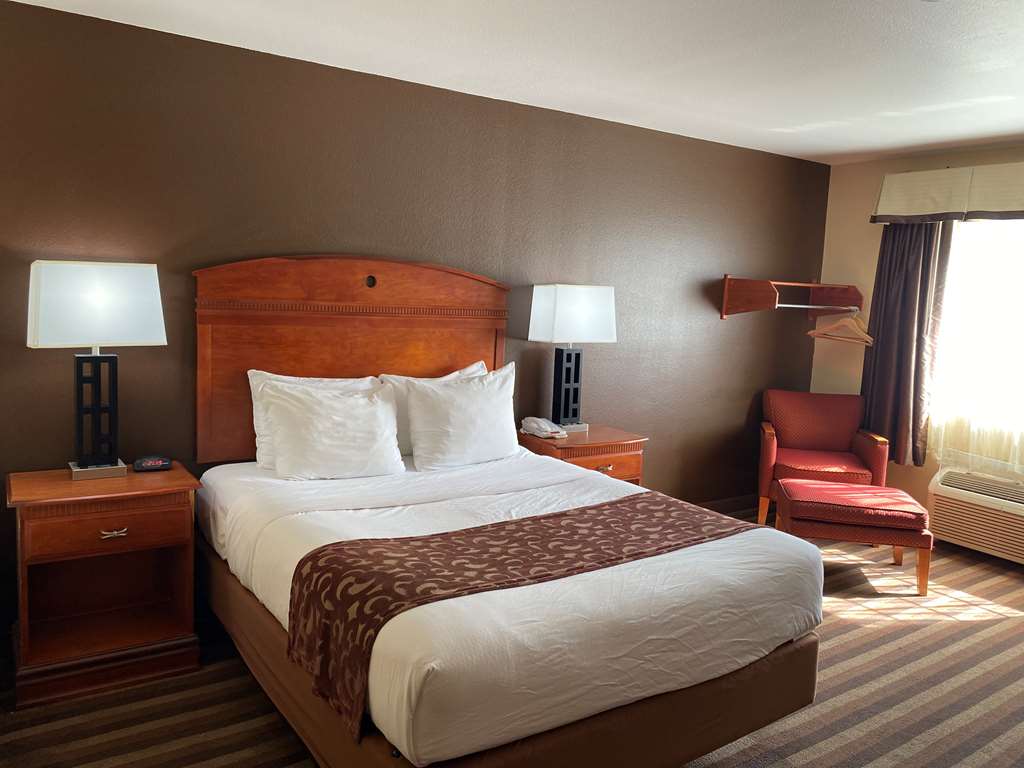 Best Western Manhattan Inn Image