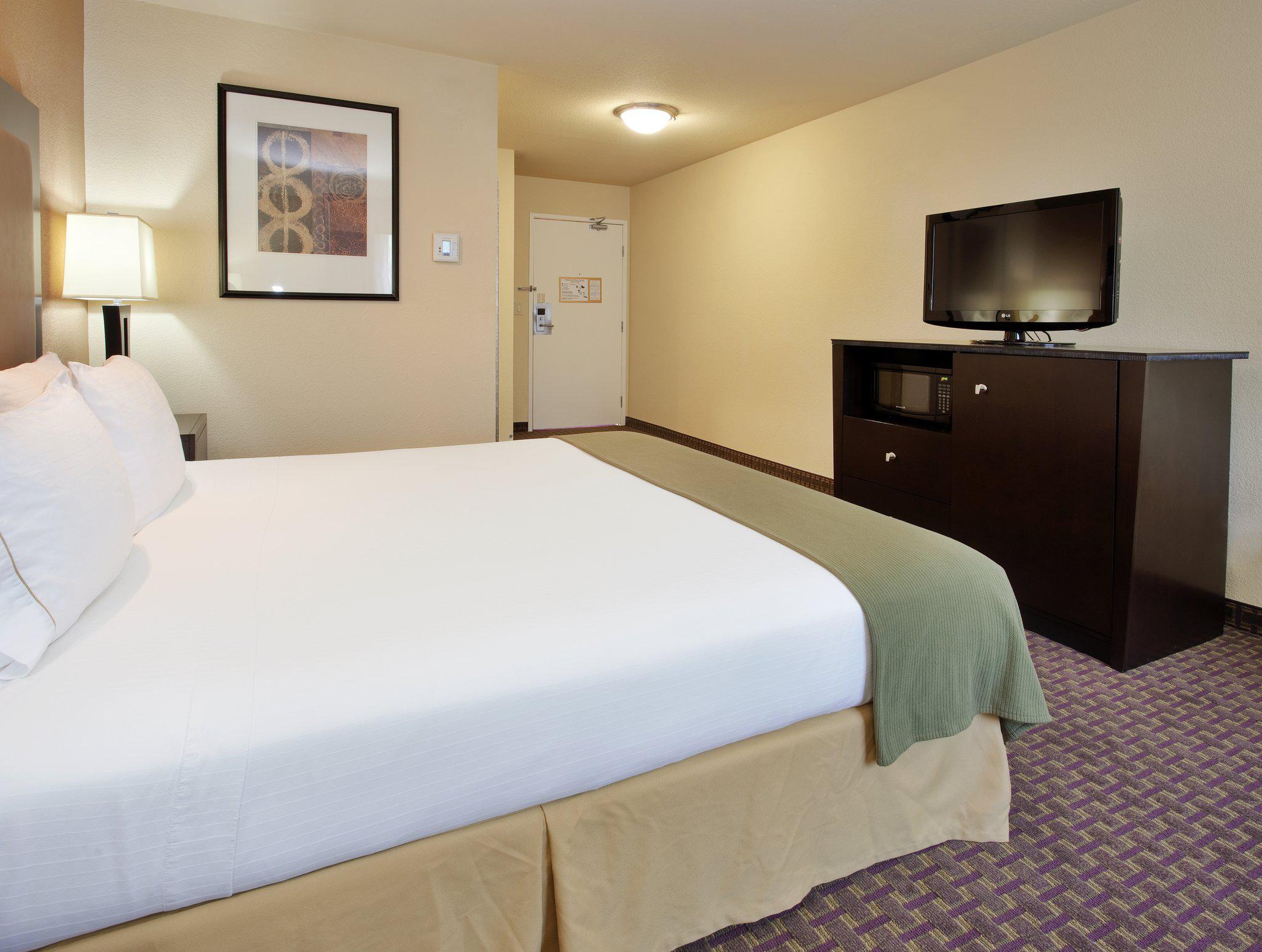 Holiday Inn Express Union City (San Jose) Photo