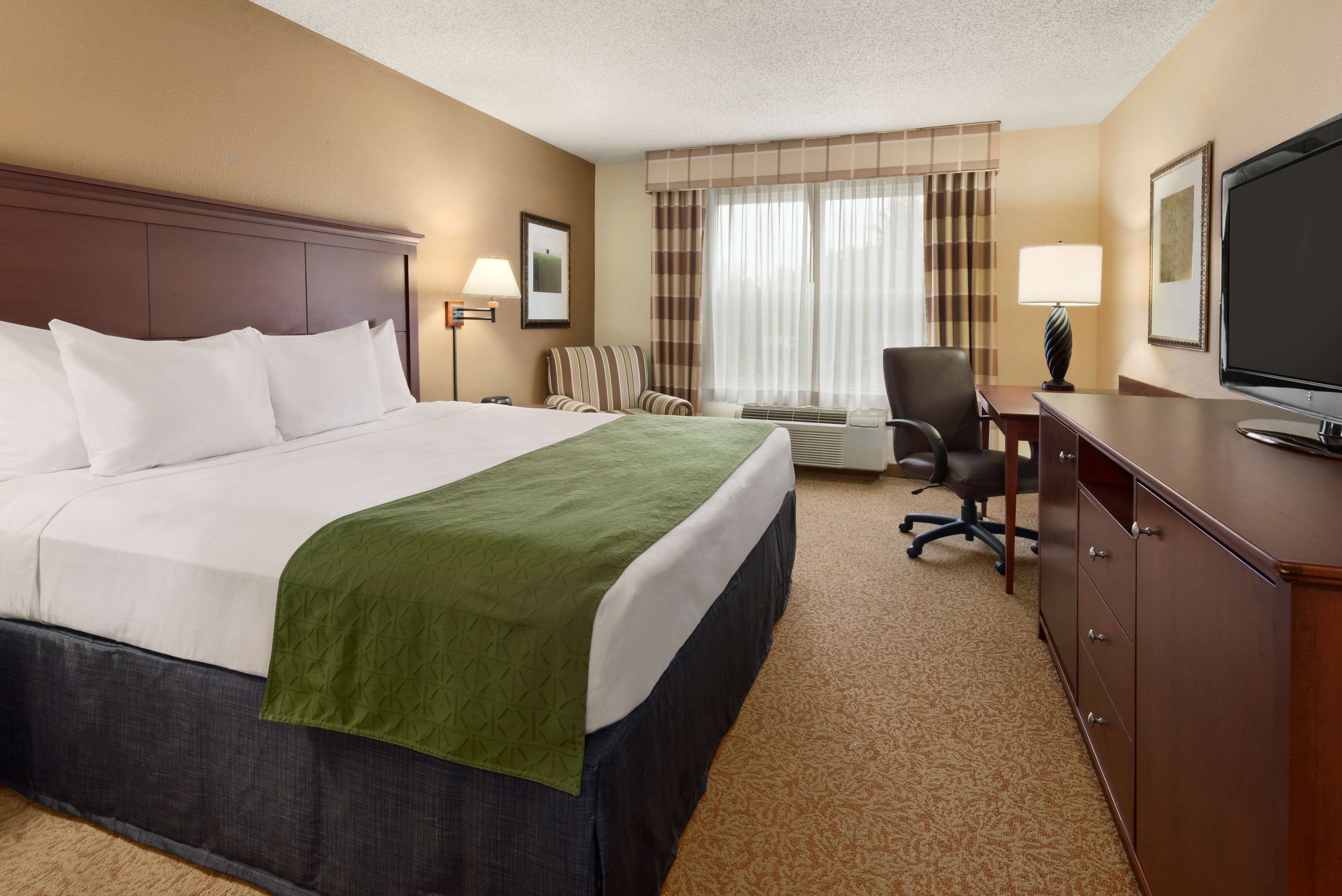 Country Inn & Suites by Radisson, Stevens Point, WI Photo