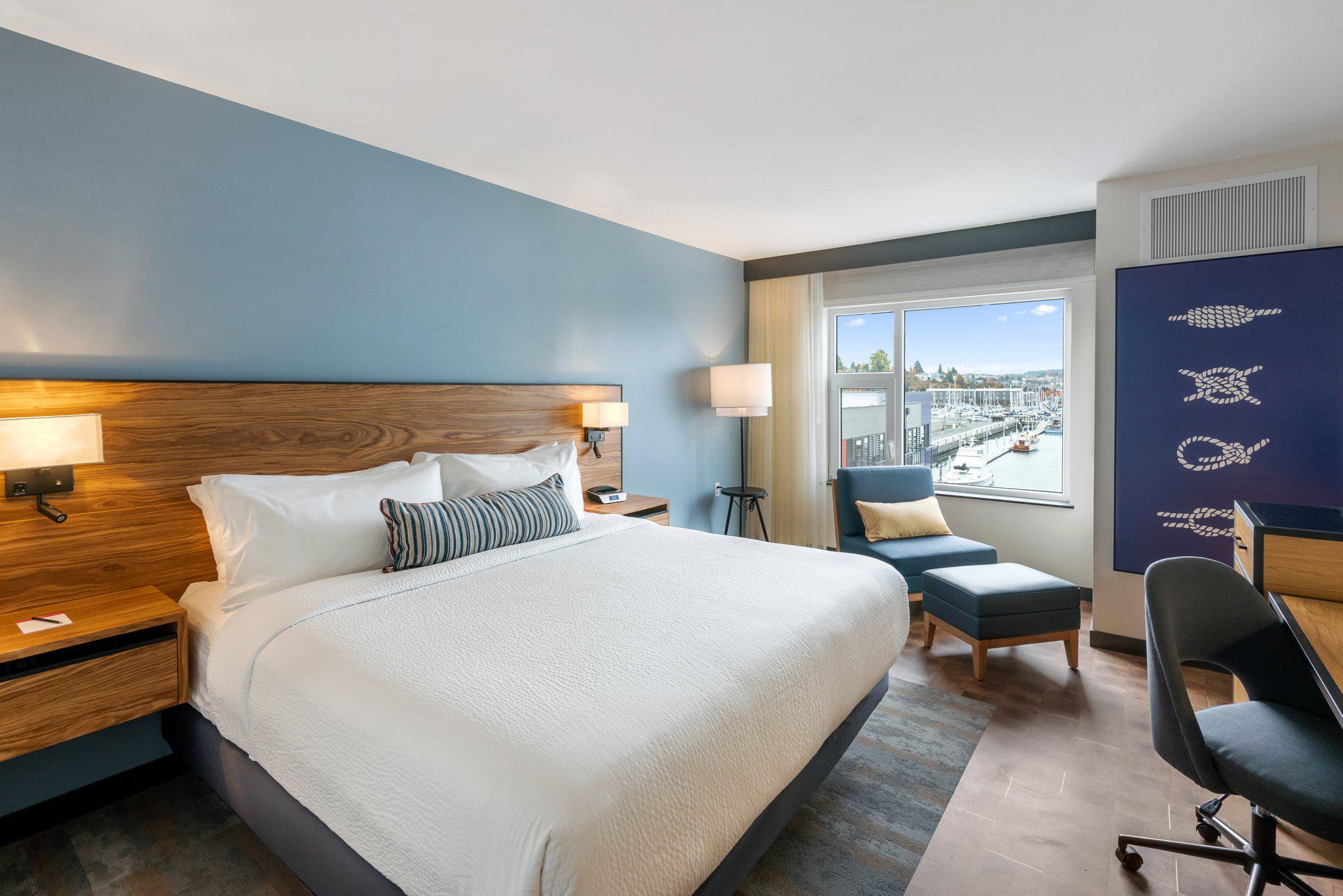 Hotel Indigo Seattle Everett Waterfront Photo