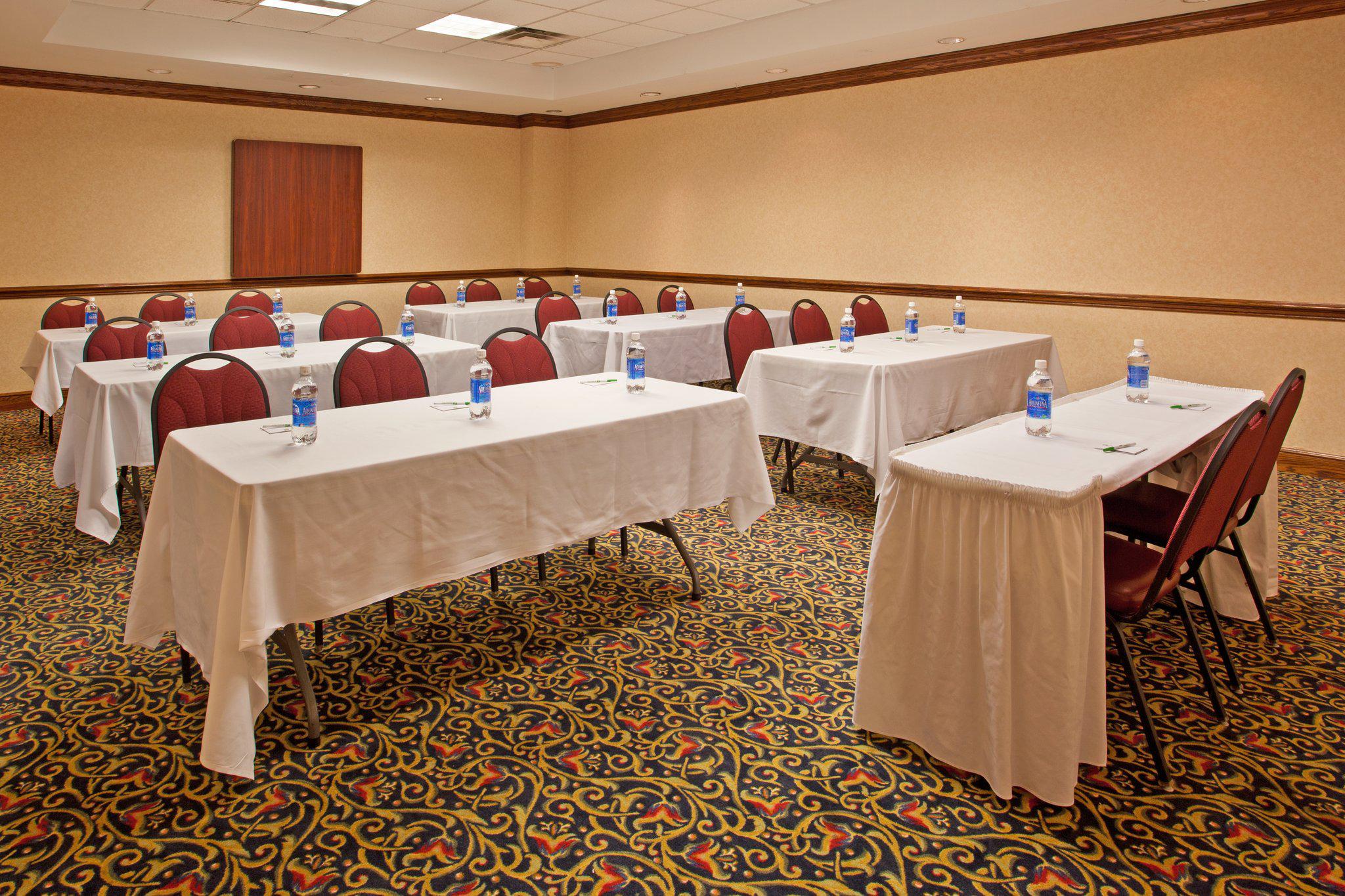 Holiday Inn Weirton Photo