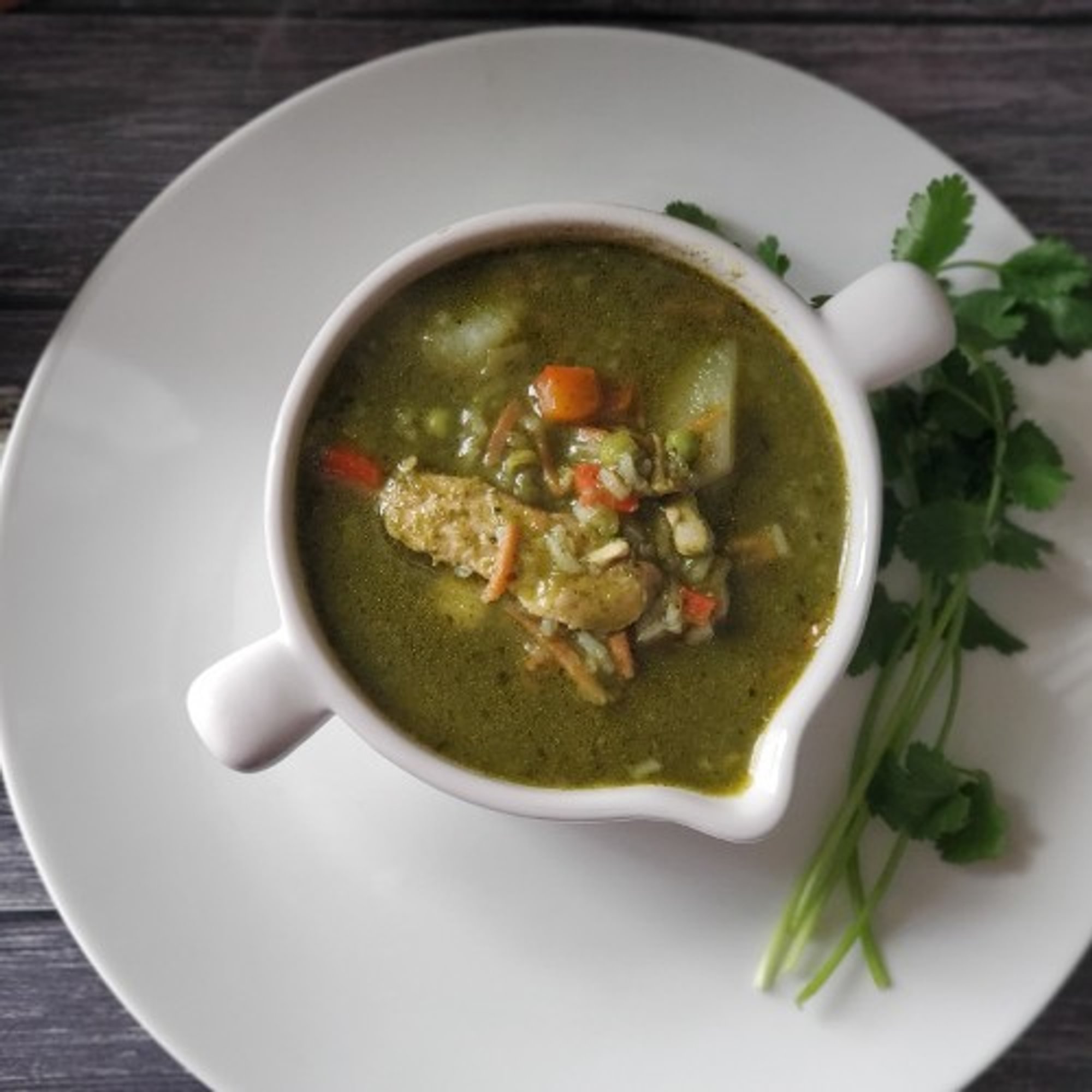 Aguadito de Pollo / Peruvian vegetable chicken soup (32 oz)