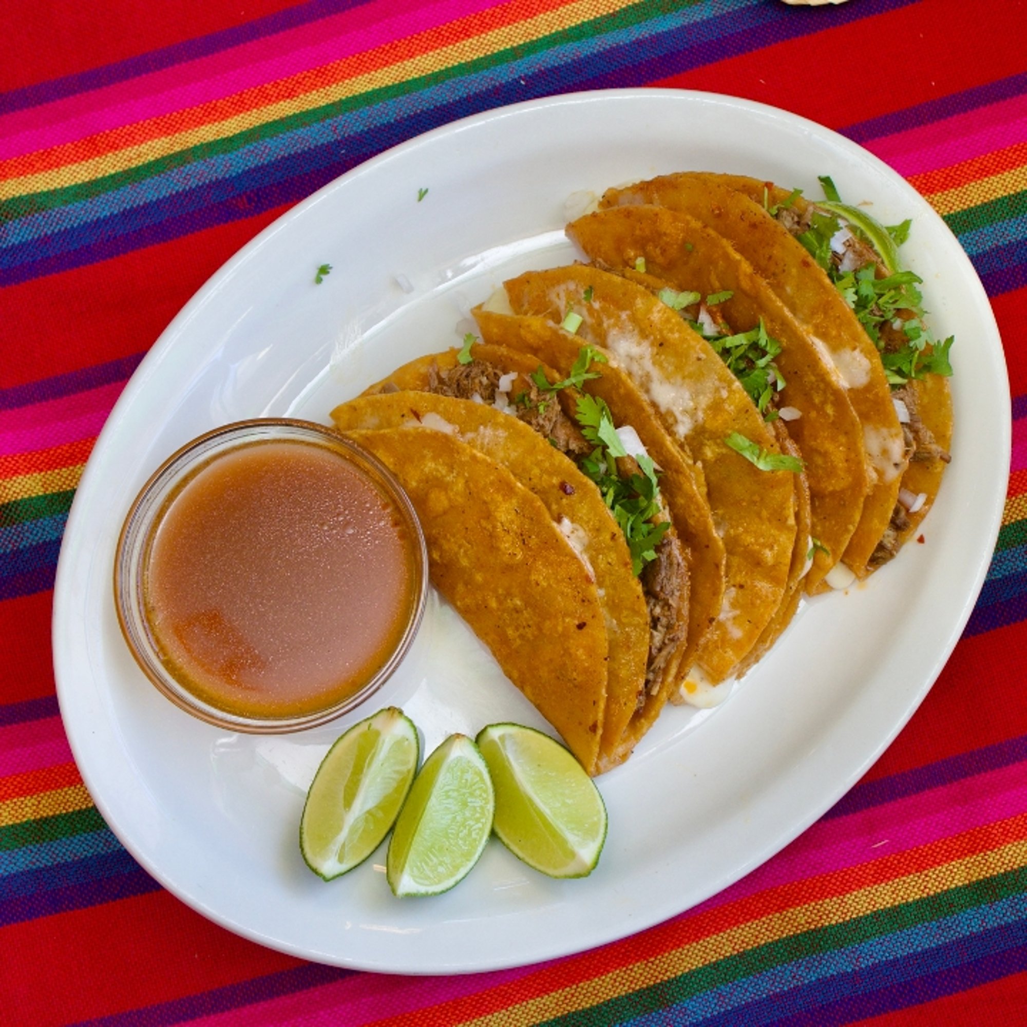 Tacos de Quesabirria con Vasito