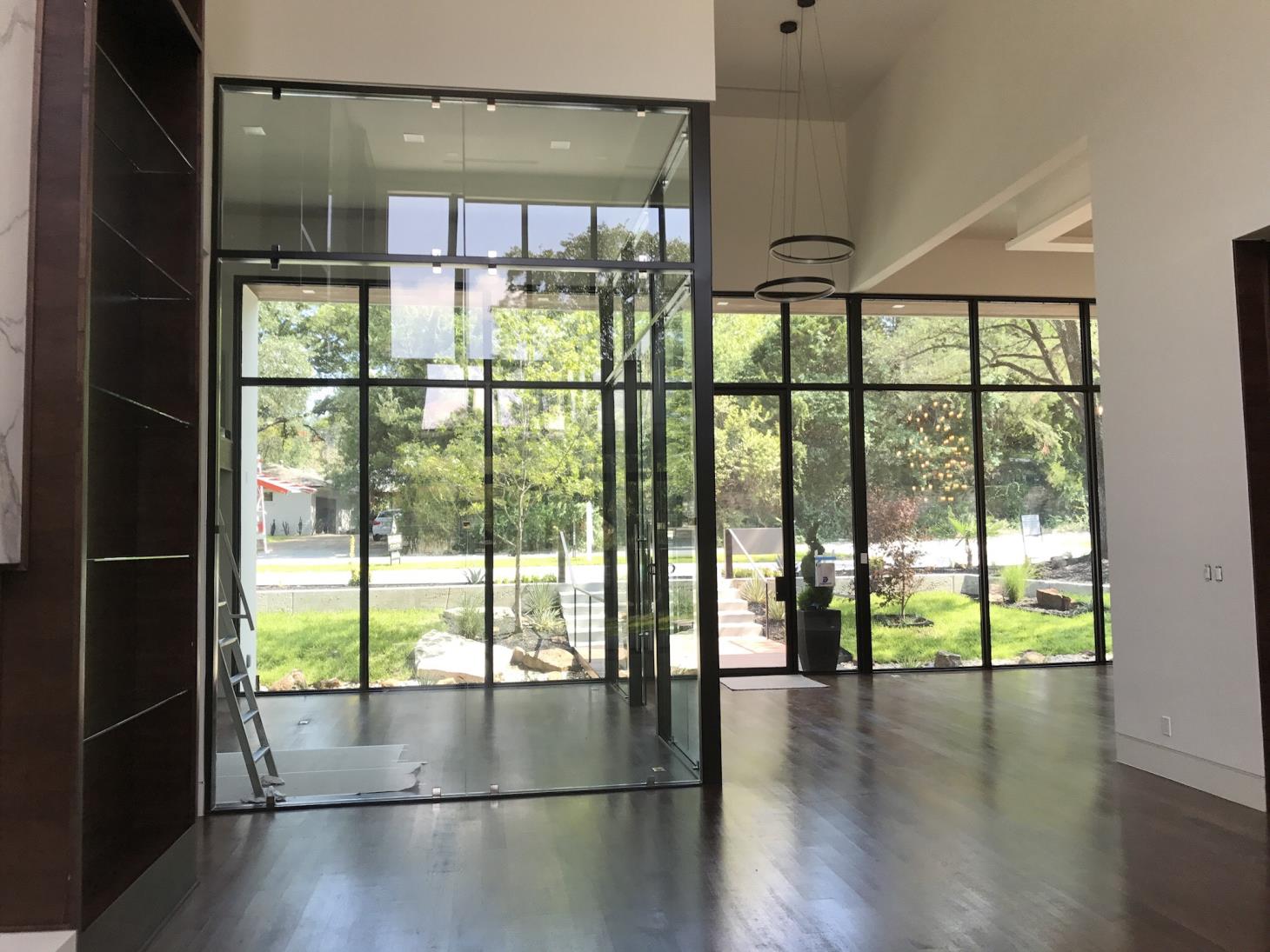 Super M Glass and Aluminum/Commercial Storefront Doors and Windows Photo