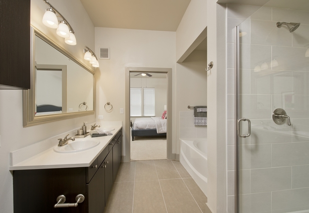 Images Windsor at West University
