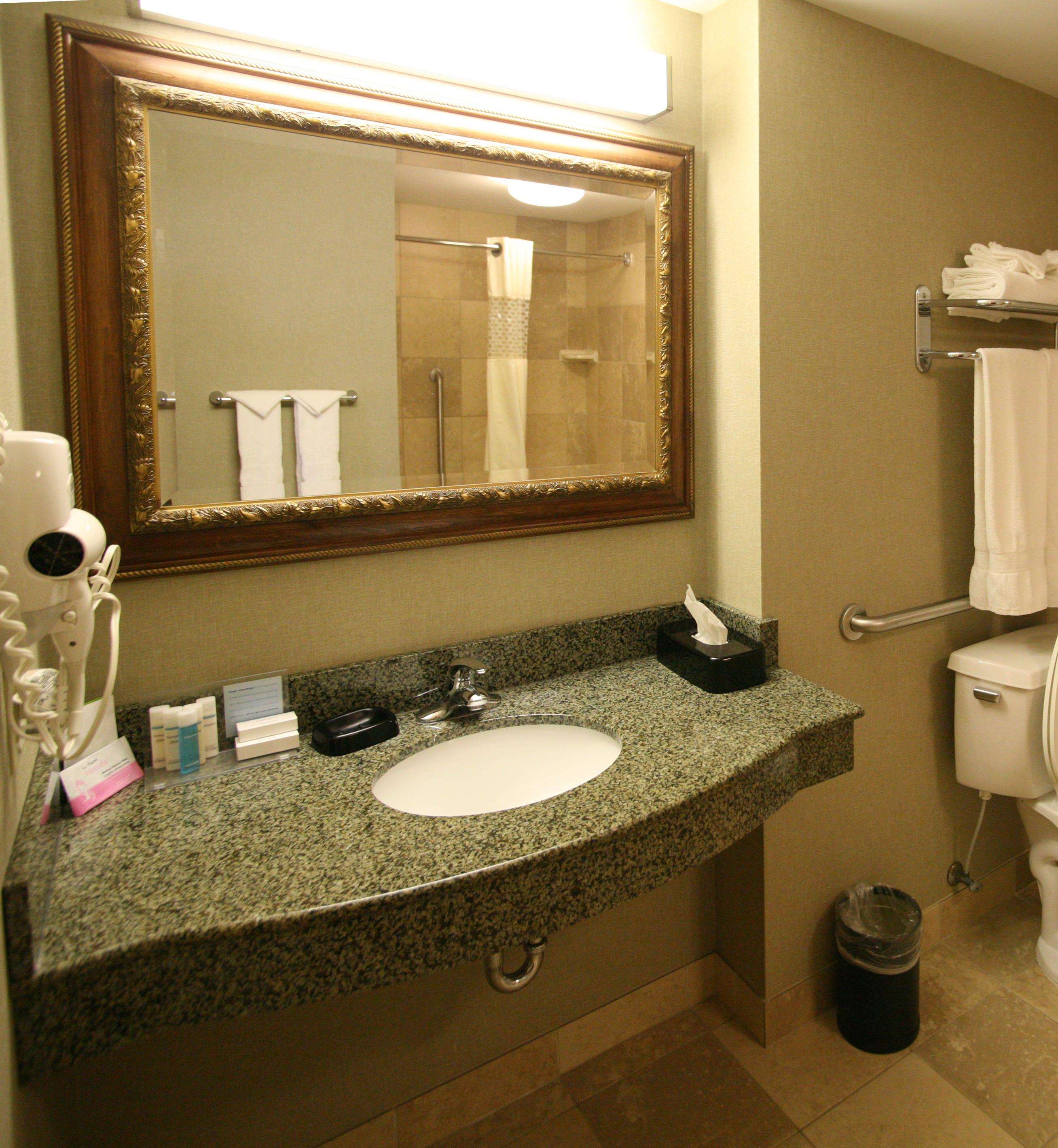 Hampton Inn & Suites Bemidji Photo