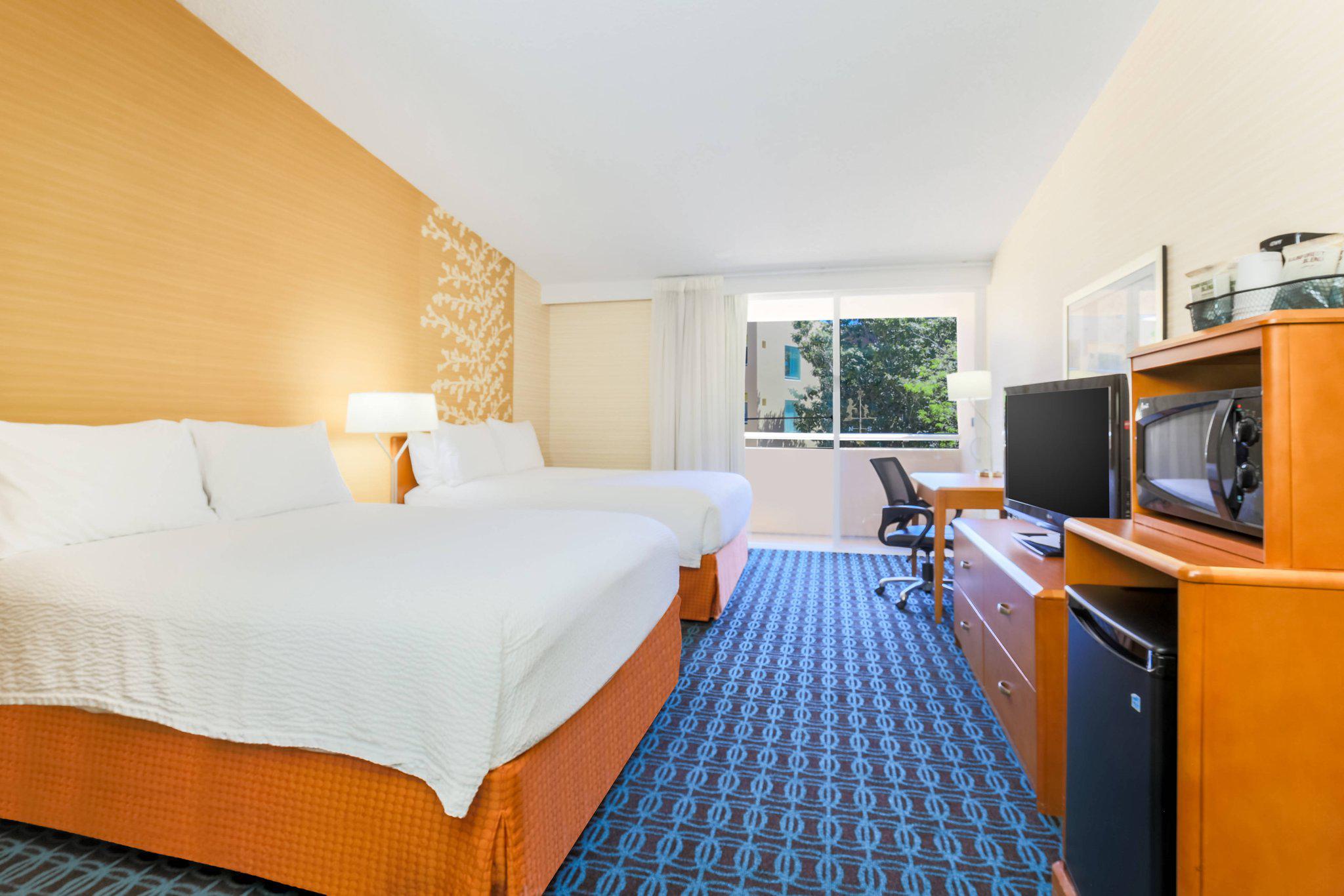 Fairfield Inn & Suites by Marriott San Jose Airport Photo