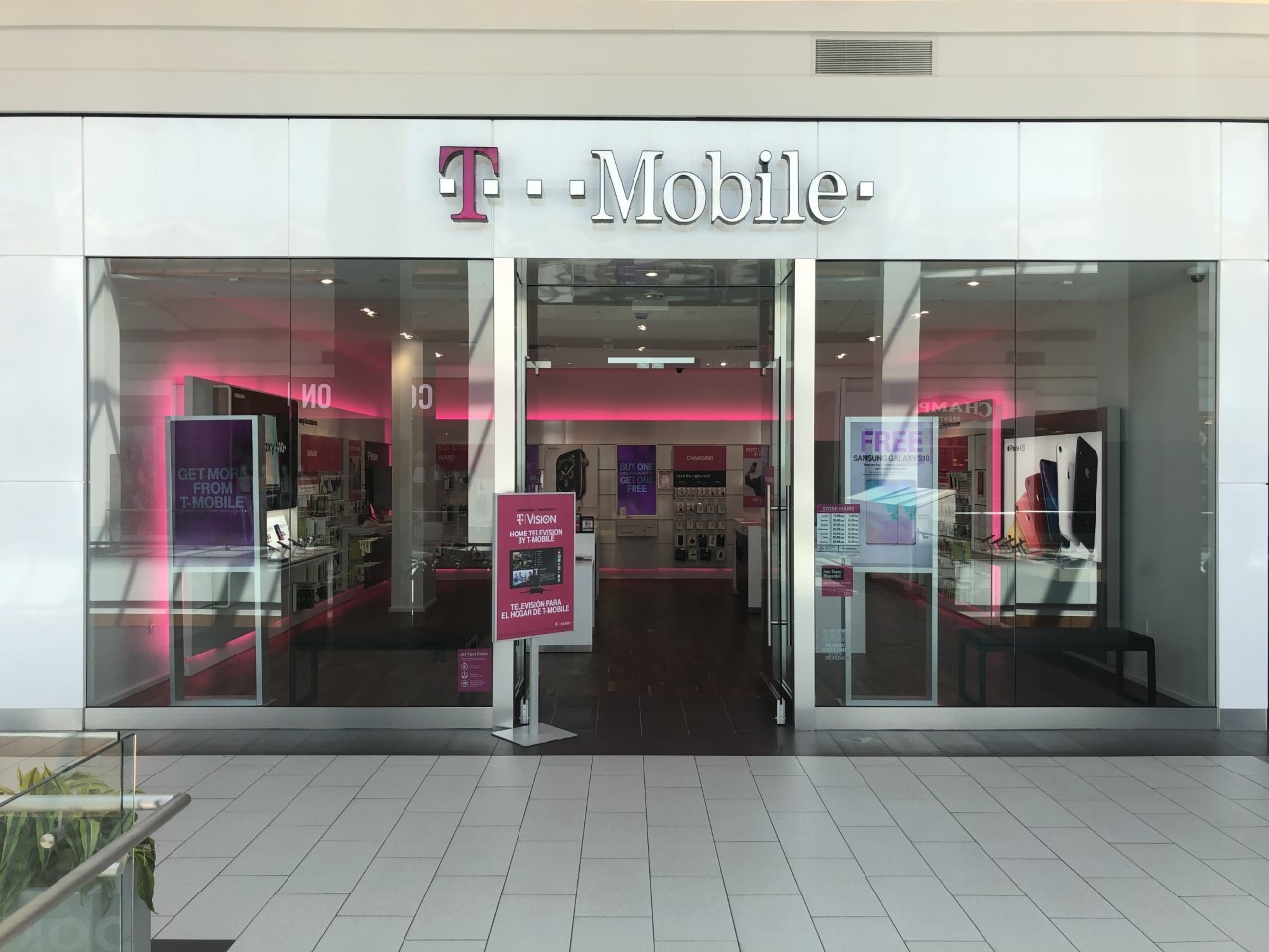 Cell Phones Plans And Accessories At T Mobile 630 Old Country Rd