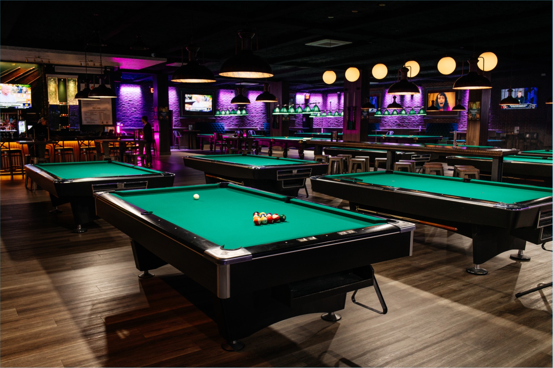 Set Lounge & Billiards Image