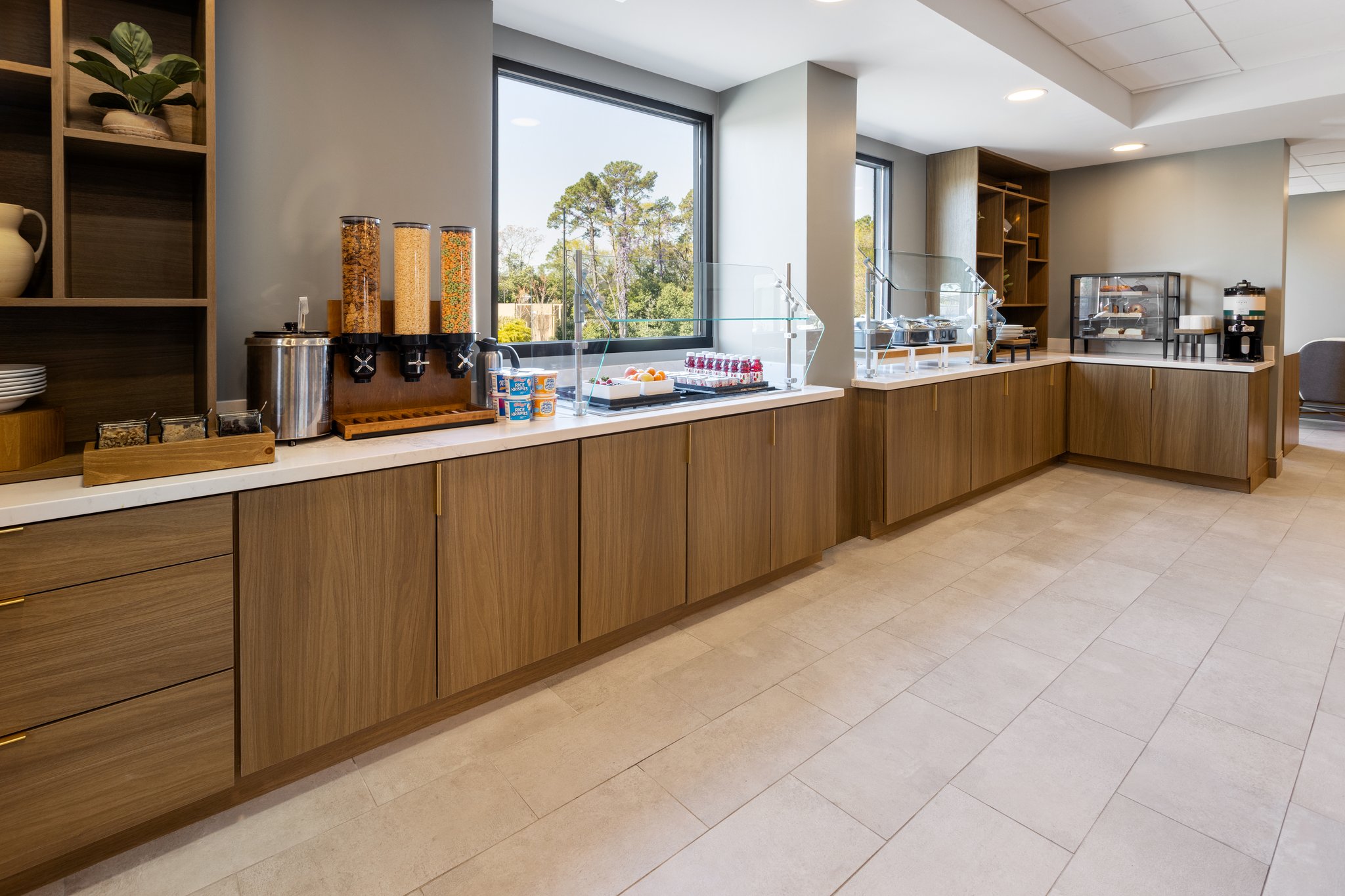 Holiday Inn & Suites Columbia NE - Ft Jackson Area by IHG Image