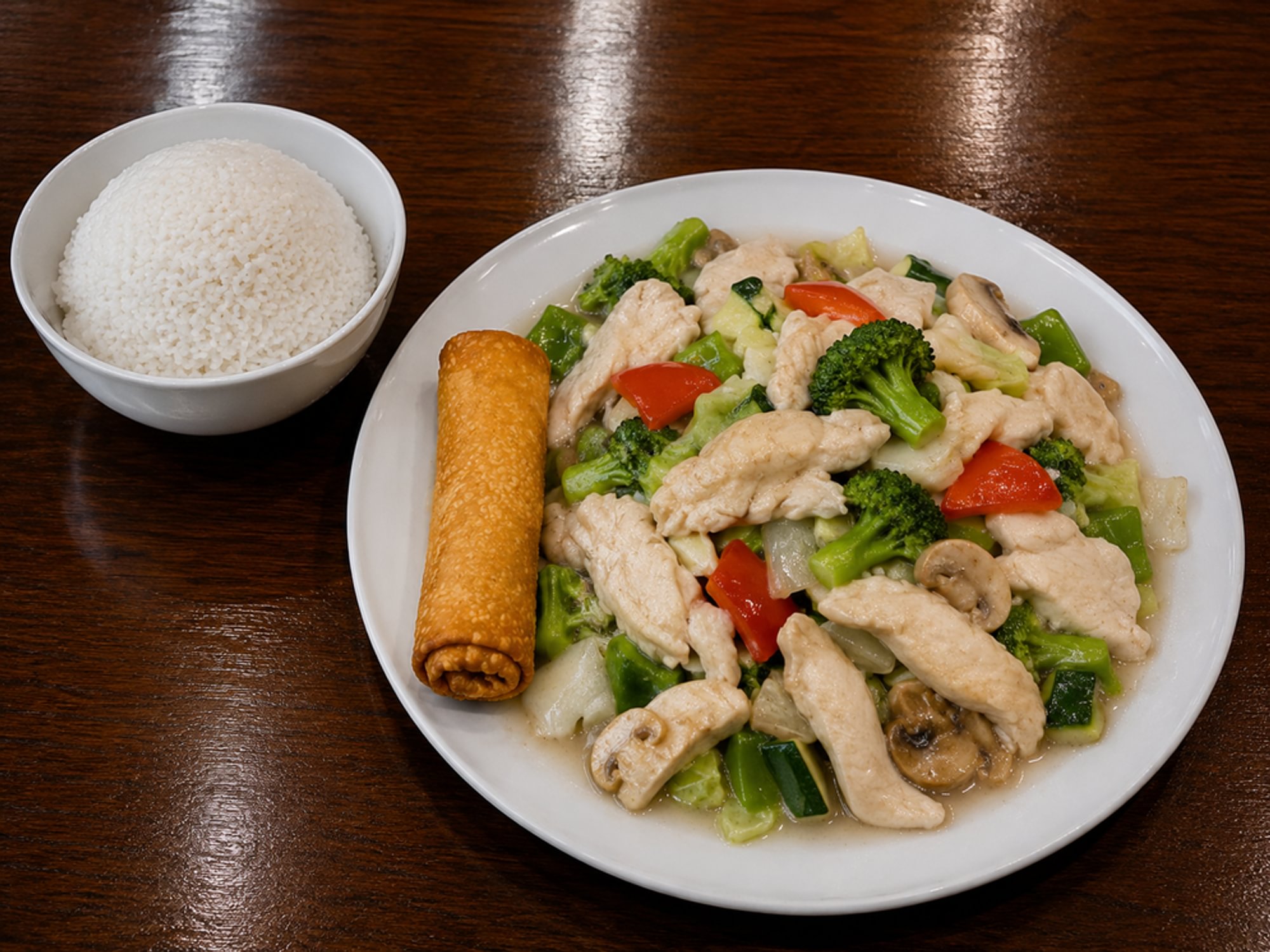 Steamed Chicken with Mixed Vegetables (White Sauce)
