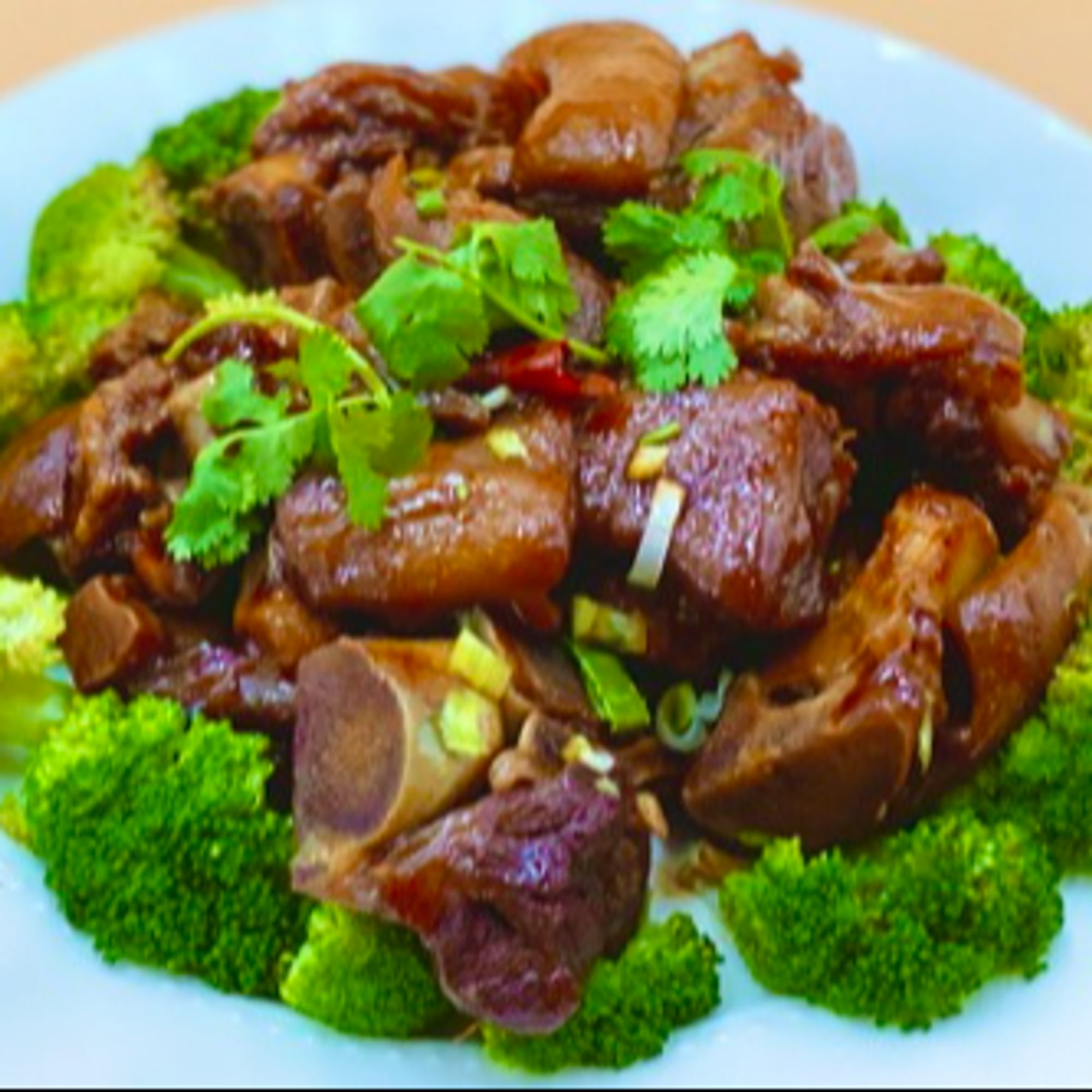 Braised Pork Feet 紅燒豬腳