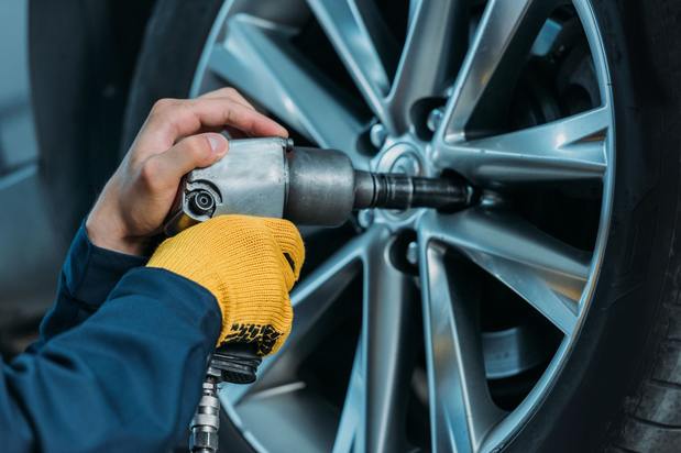 Images Paredes Tire Shop