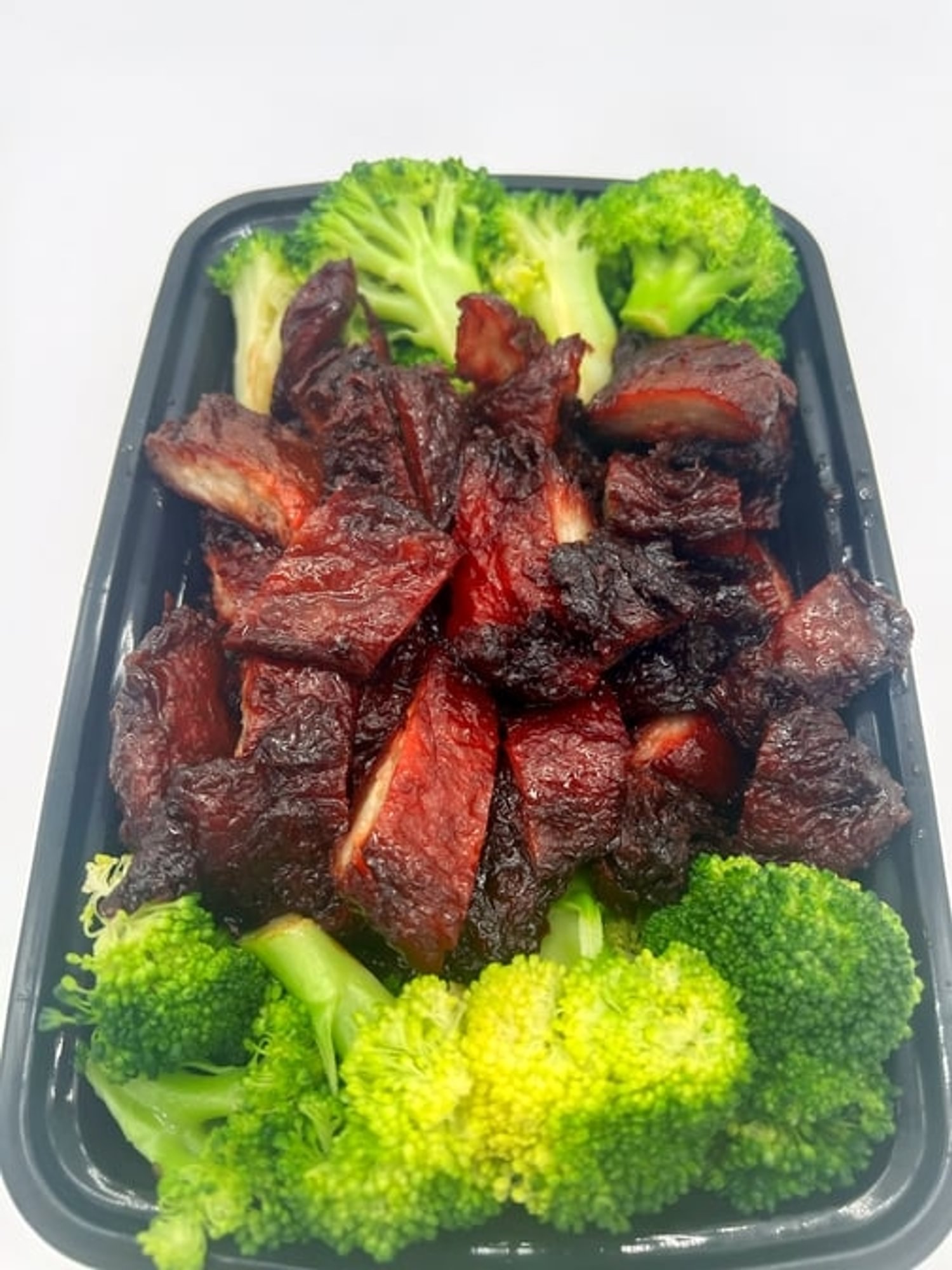 Boneless Ribs with Stir-Fried Broccoli