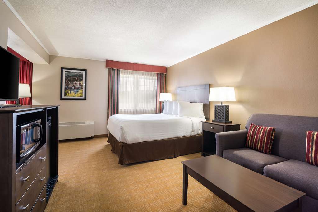 Best Western University Inn Image