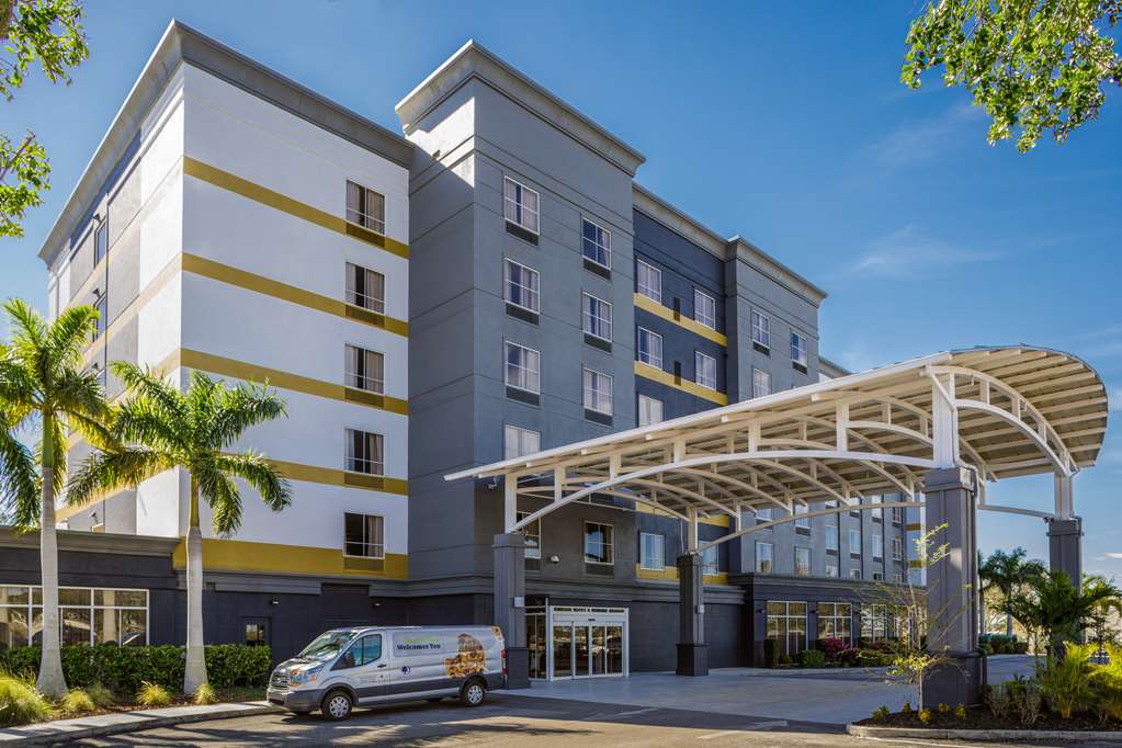 DoubleTree by Hilton Sarasota Bradenton Airport Image
