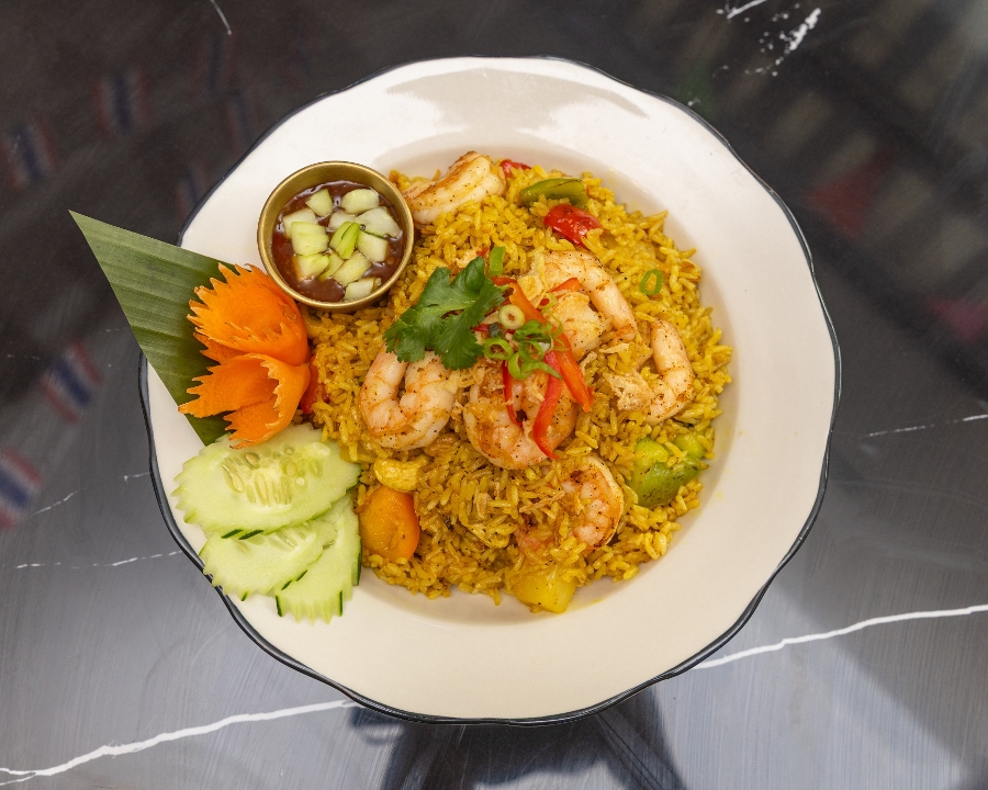 Pineapple Fried Rice ข้าวผัดสัปปะรด
