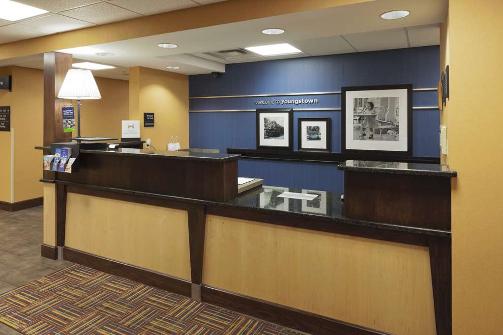 Hampton Inn Youngstown-North Image