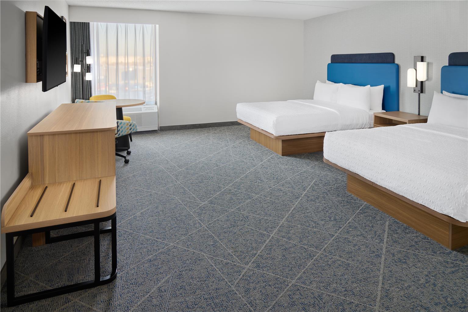 Hampton Inn Chicago-Carol Stream Image