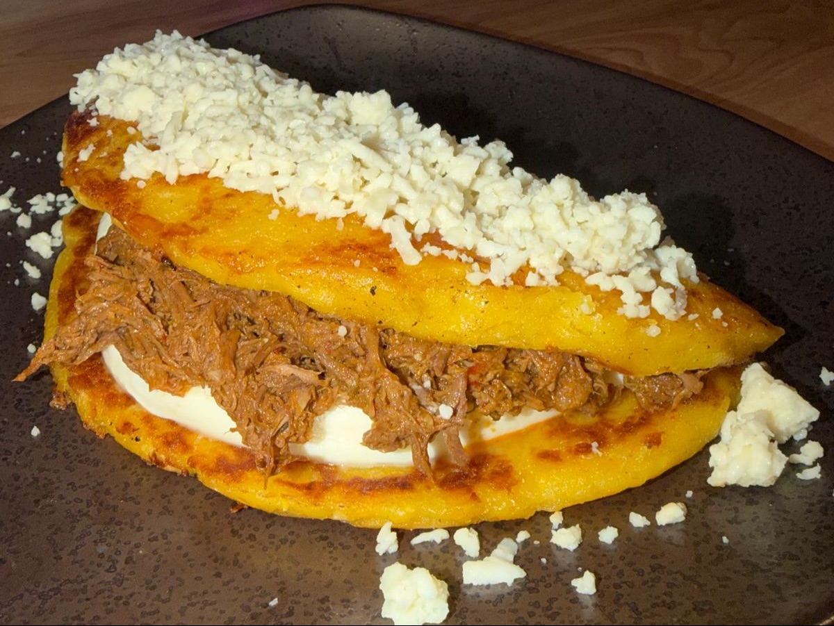 Beef Cachapa / Cachapa de Carne Mechada